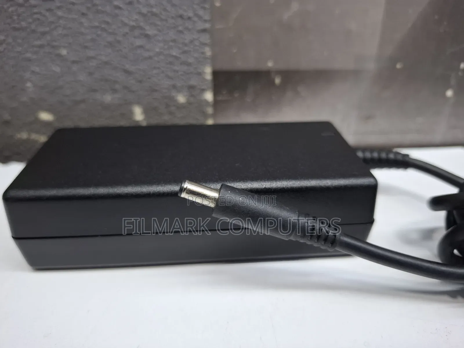 Ex Uk Original Dell 65 Watts 19.5v 3.34a Small Pin Charger 4.5mm