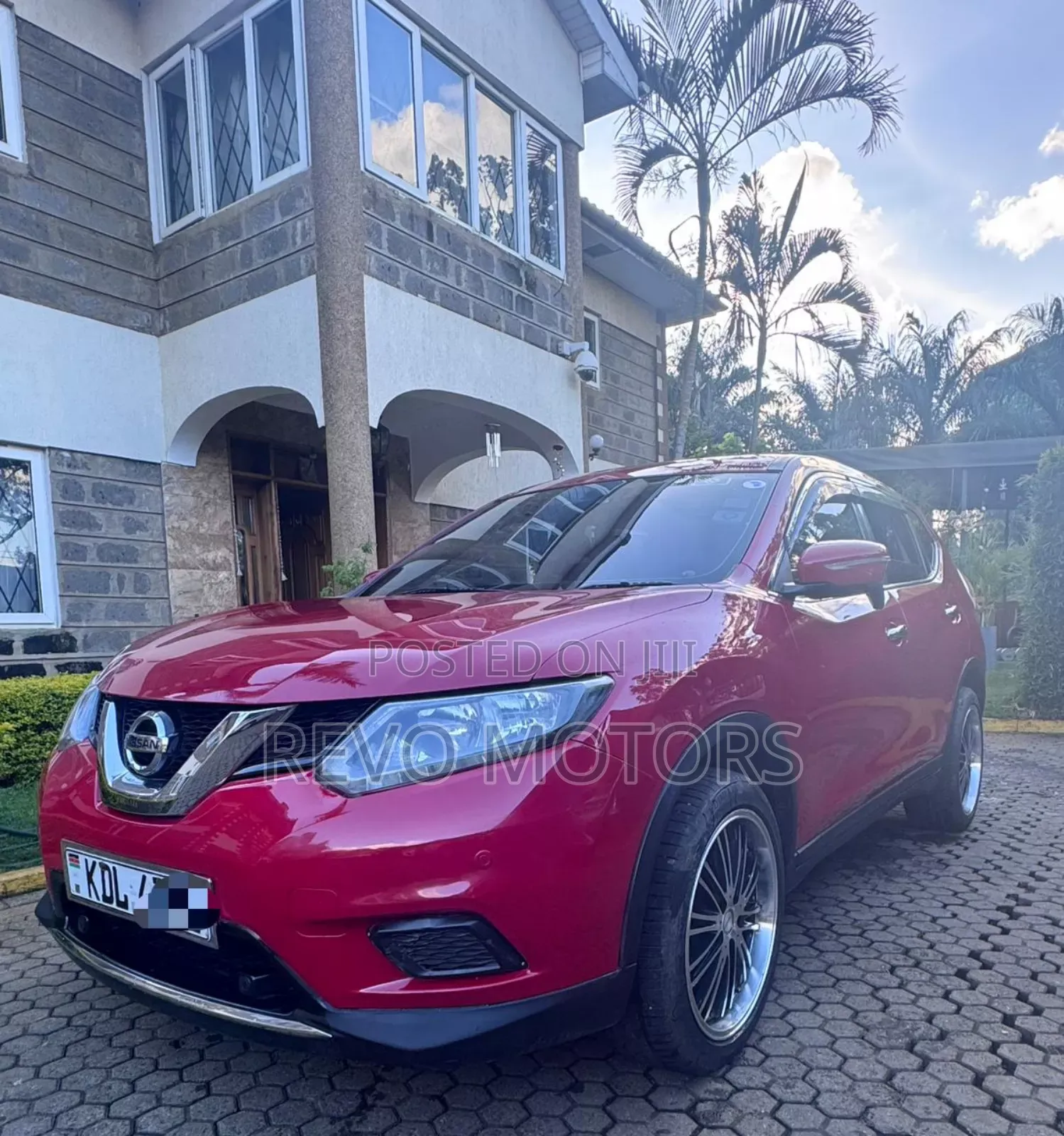 Nissan X-Trail 2.0 Petrol AWD 2016 Red