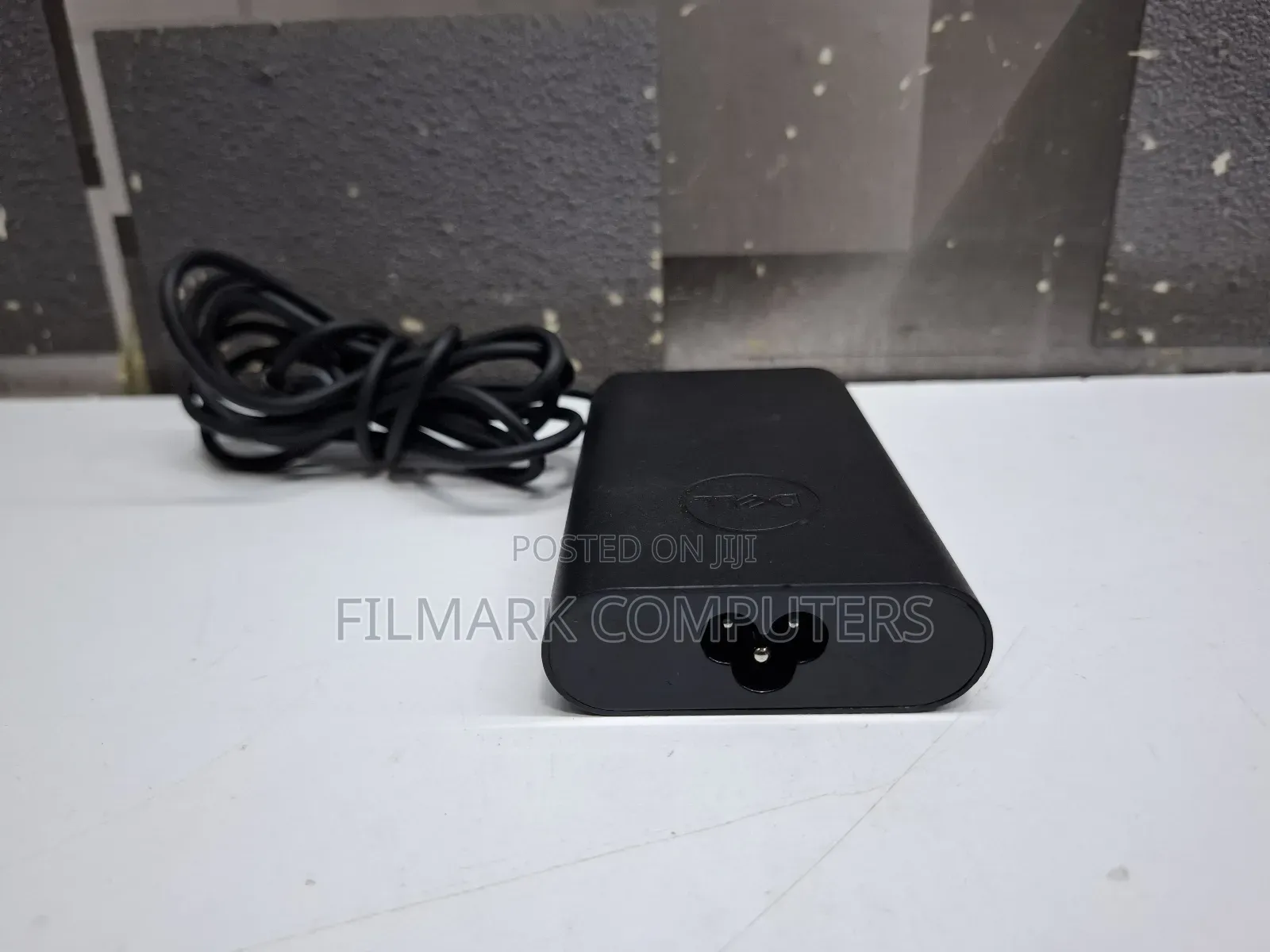 Ex Uk Original Dell 65.0w 19.5v 3.34a Big Pin Charger (Oval Shape)