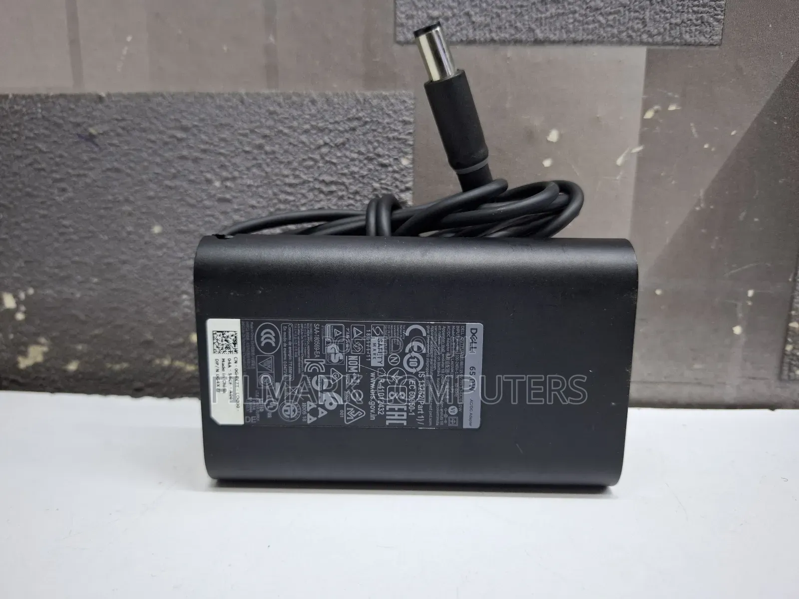 Ex Uk Original Dell 65.0w 19.5v 3.34a Big Pin Charger (Oval Shape)