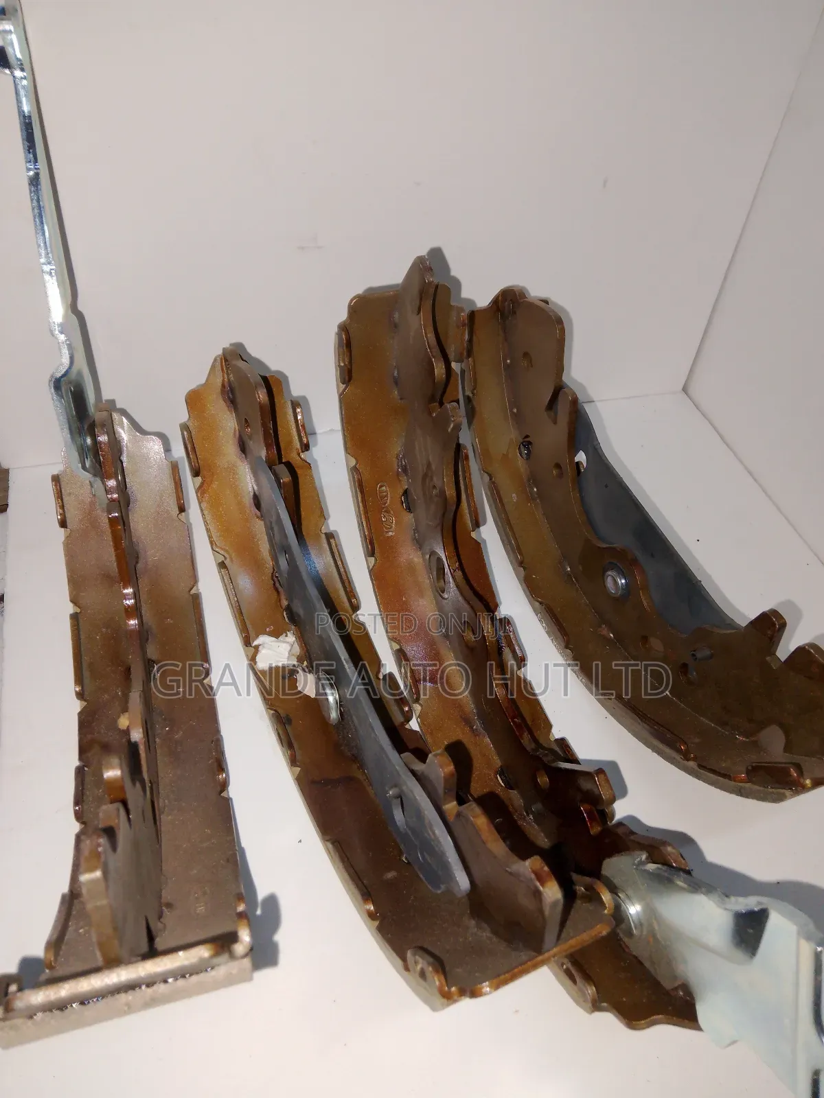 Rear Brake Linings Hyundai H1 (Genuine Parts)