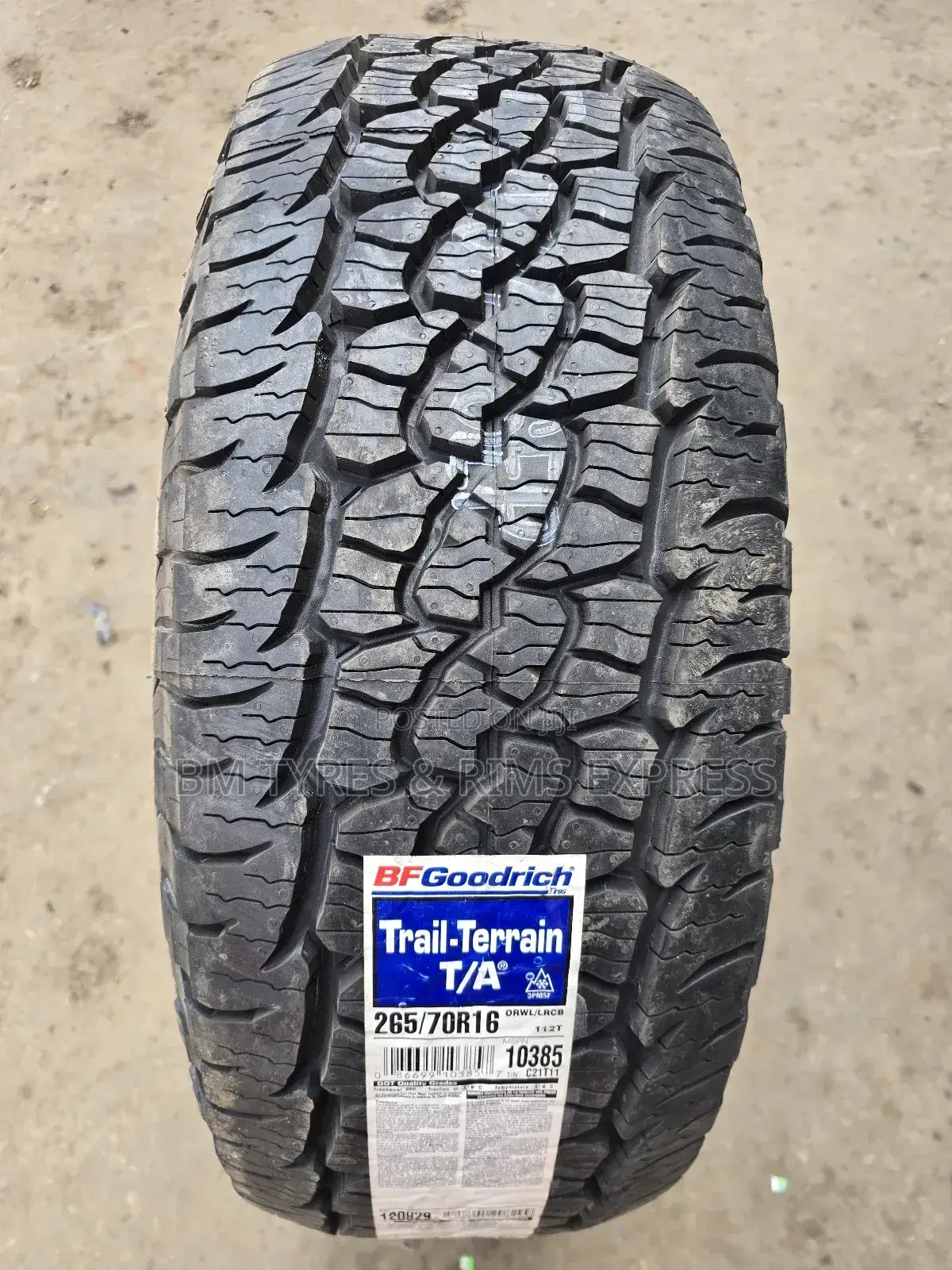 265 /70 R16 Bf Goodrich Tyres (Made in U.S.A).