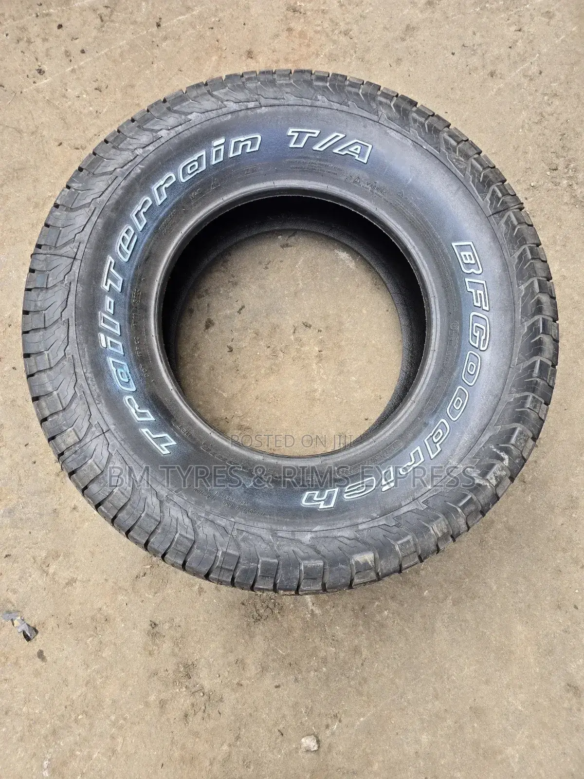 265 /70 R16 Bf Goodrich Tyres (Made in U.S.A).