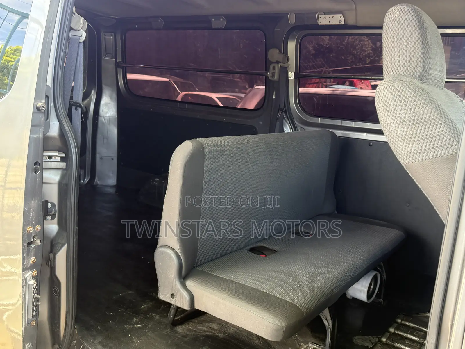Nissan NV350 2017 Silver