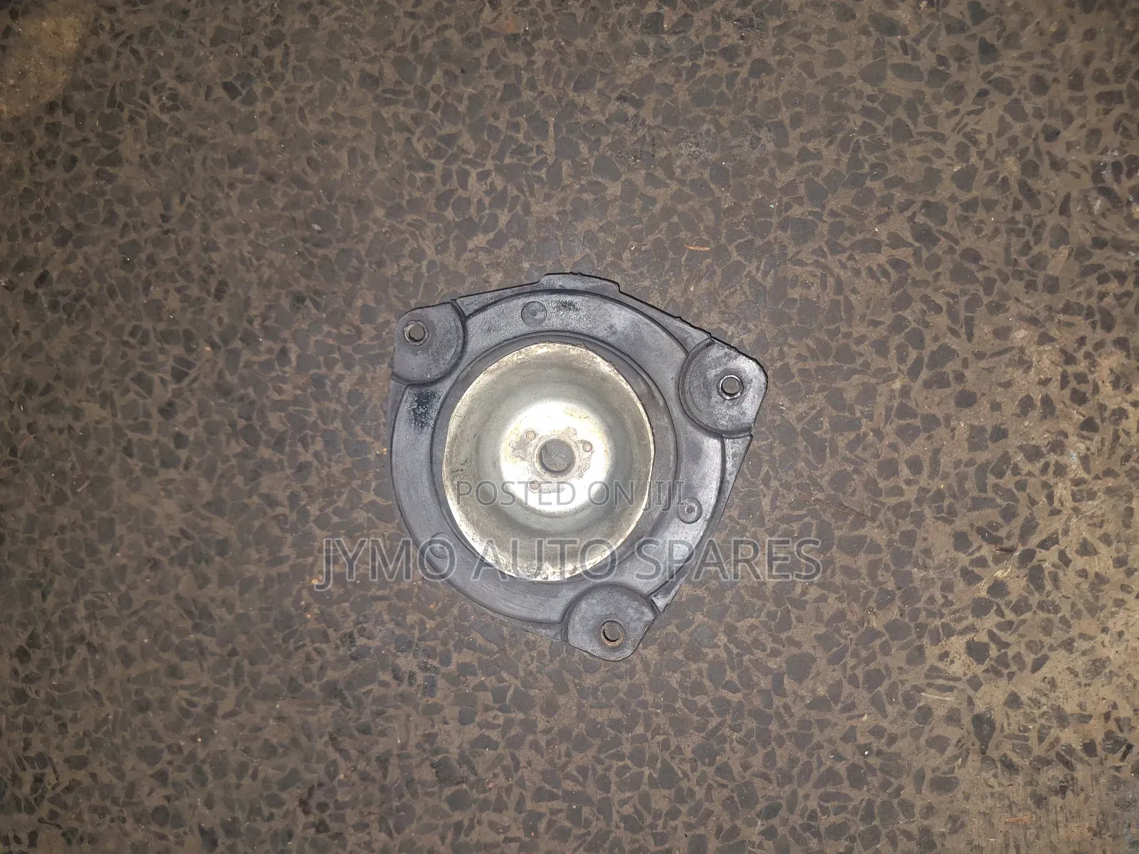 Nissan Tiida Shock Mounts