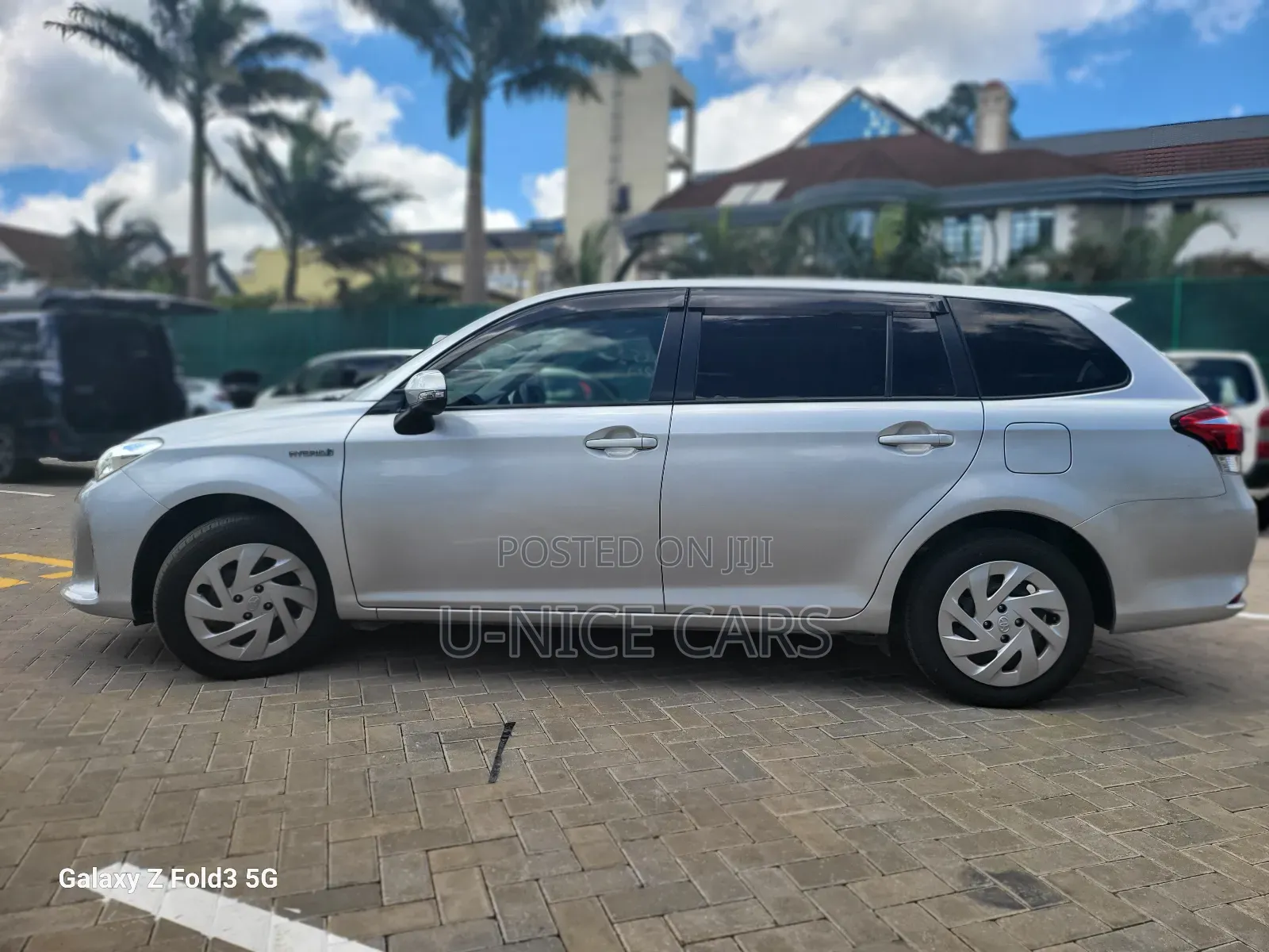 Toyota Corolla Fielder 1.5 Hybrid FWD 2019 Silver
