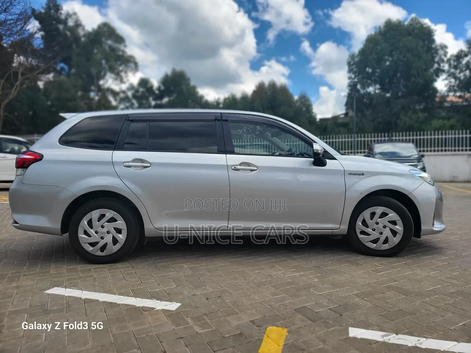 Toyota Corolla Fielder 1.5 Hybrid FWD 2019 Silver