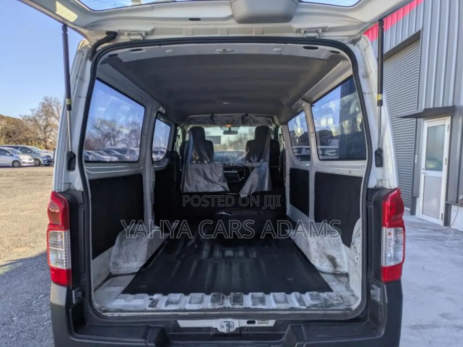 Nissan Caravan (Urvan) 2019 White