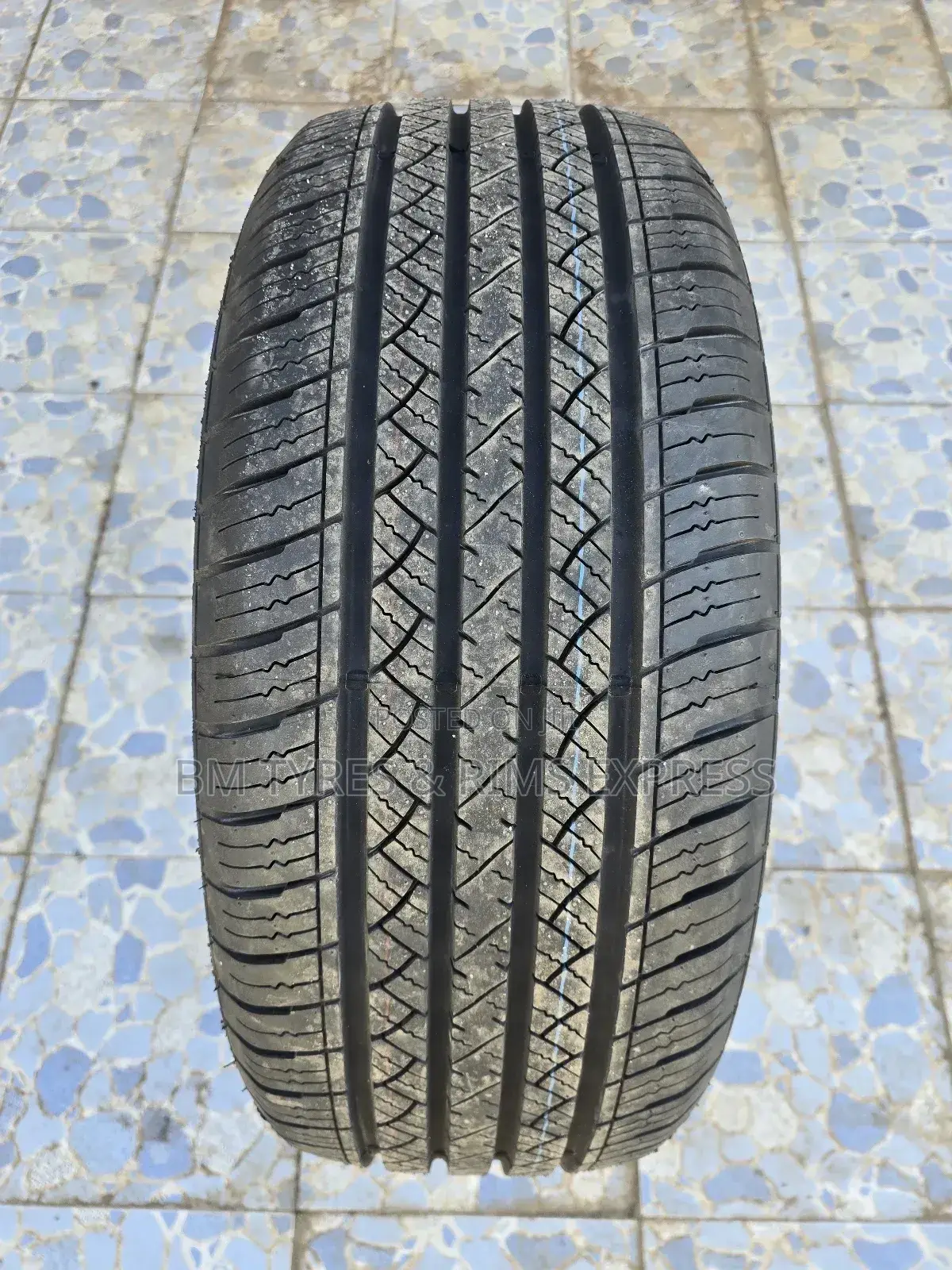 225 /50 R18 Maxtrek Tyres (Highway Terrrain)