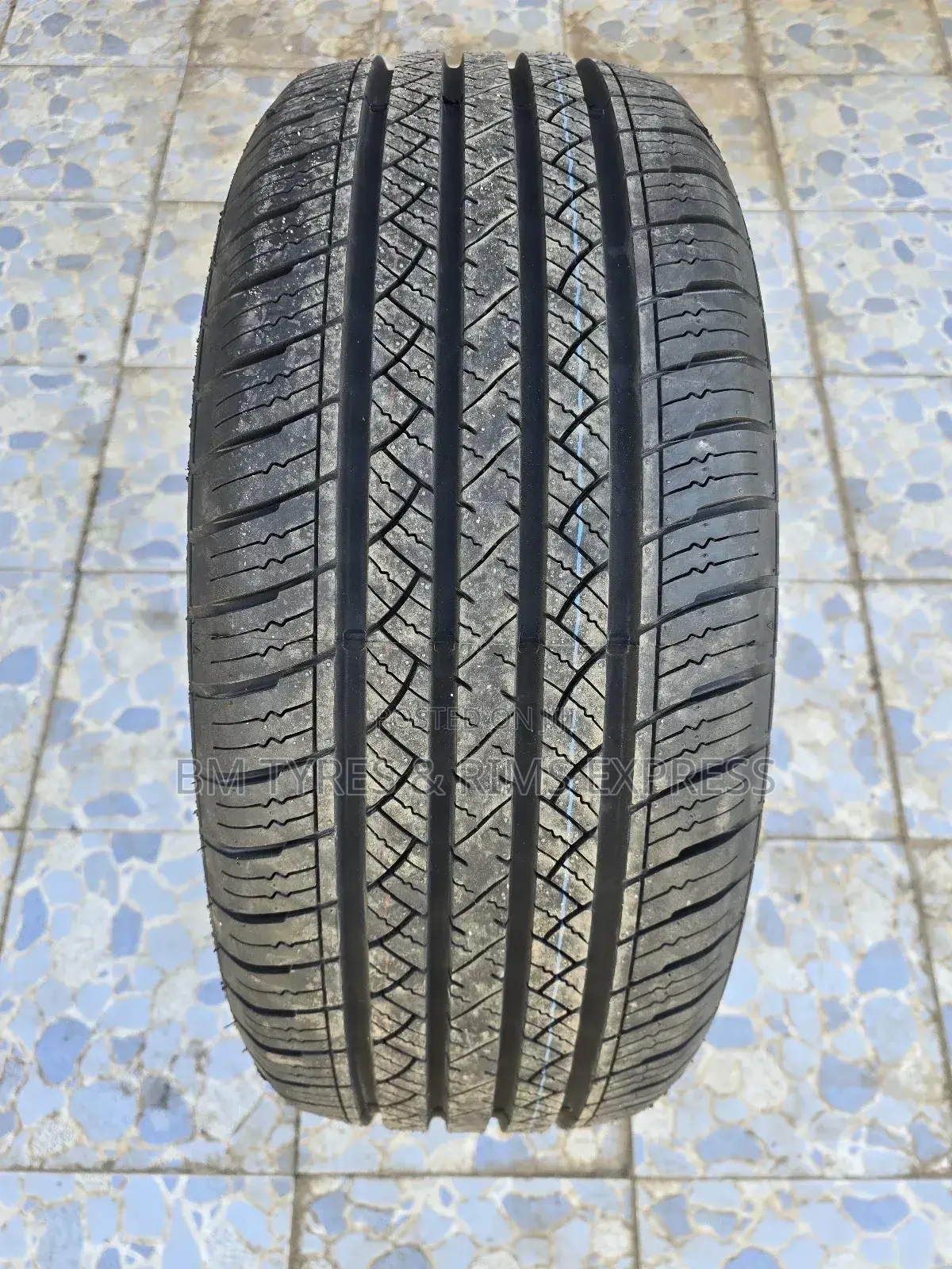 225 /50 R18 Maxtrek Tyres (Highway Terrrain)