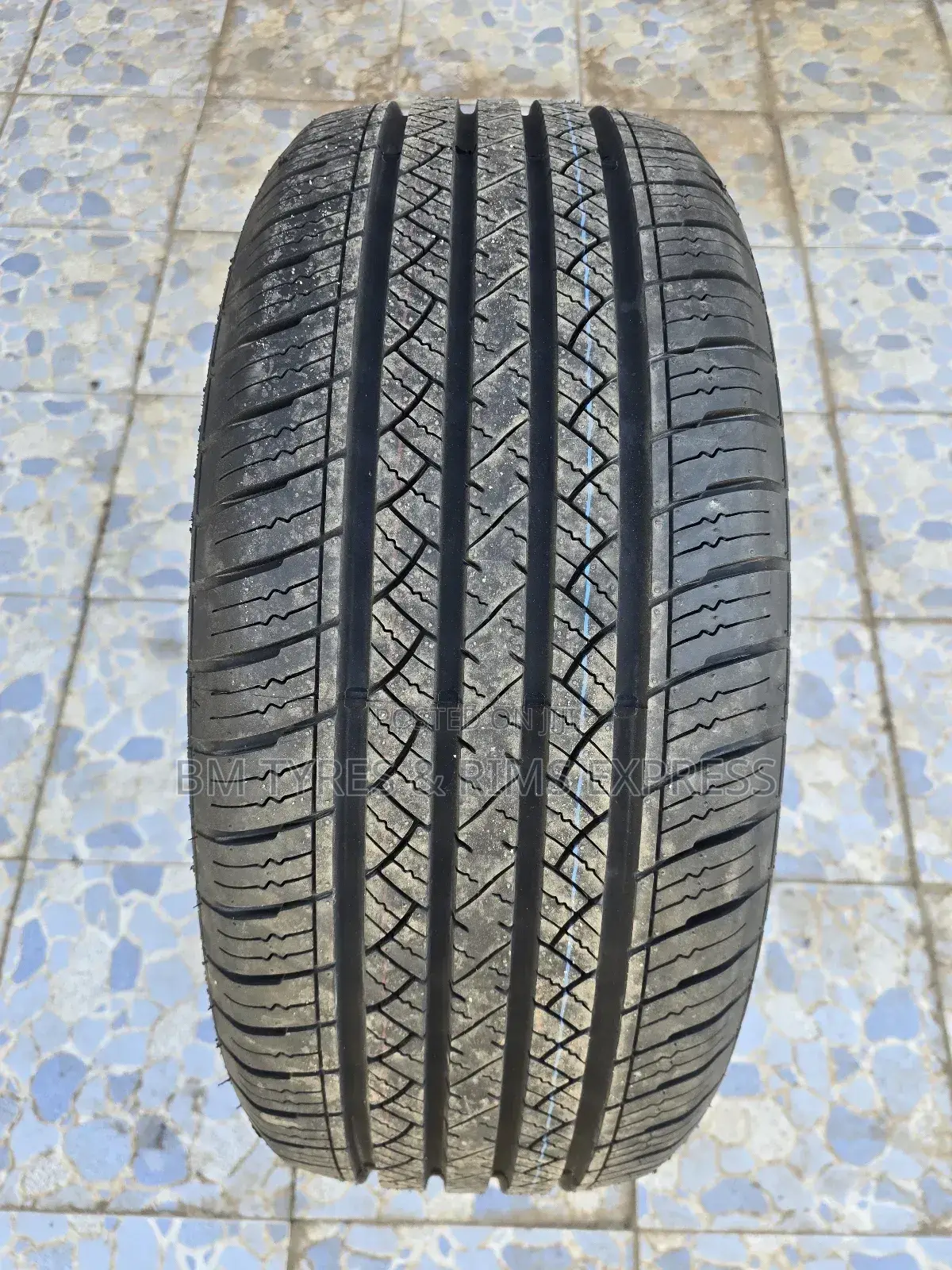 225 /50 R18 Maxtrek Tyres (Highway Terrrain)