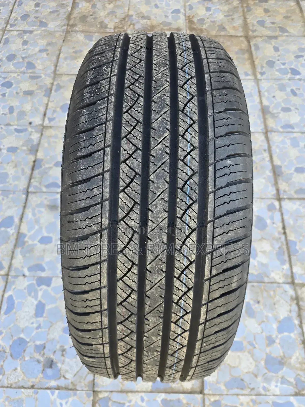 225 /50 R18 Maxtrek Tyres (Highway Terrrain)