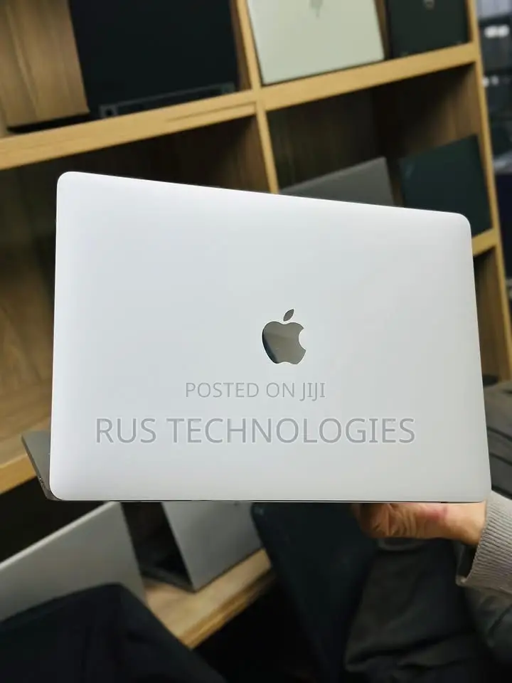 Laptop Apple MacBook Pro 2020 M1 16GB Apple M1 Pro SSD 256GB