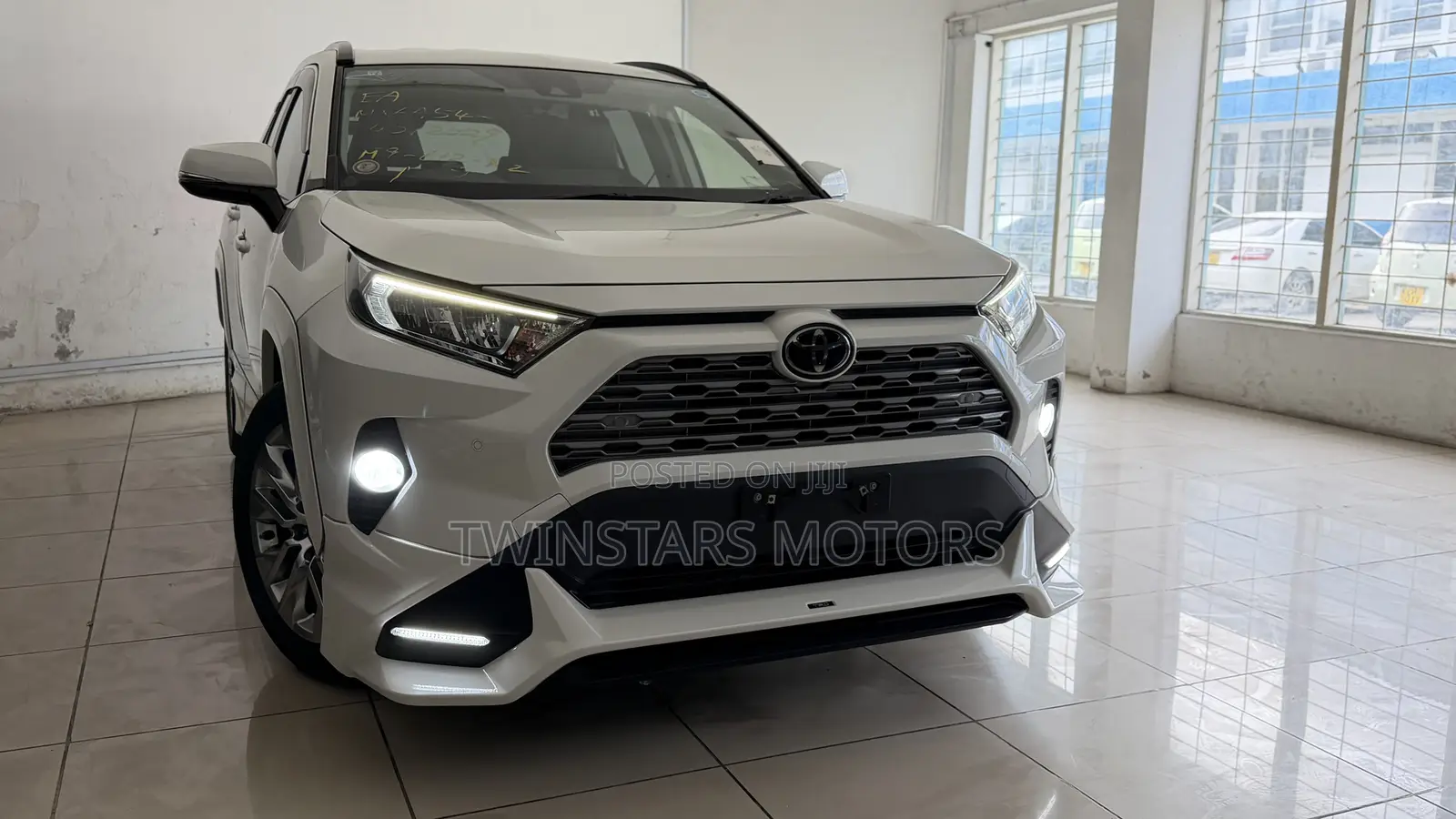 Toyota RAV4 Adventure AWD 2020 White