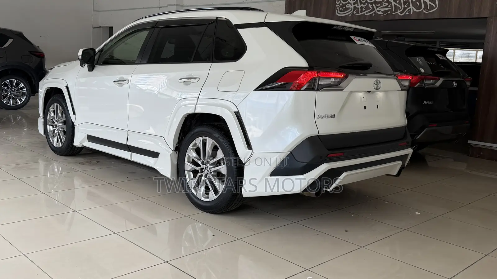 Toyota RAV4 Adventure AWD 2020 White