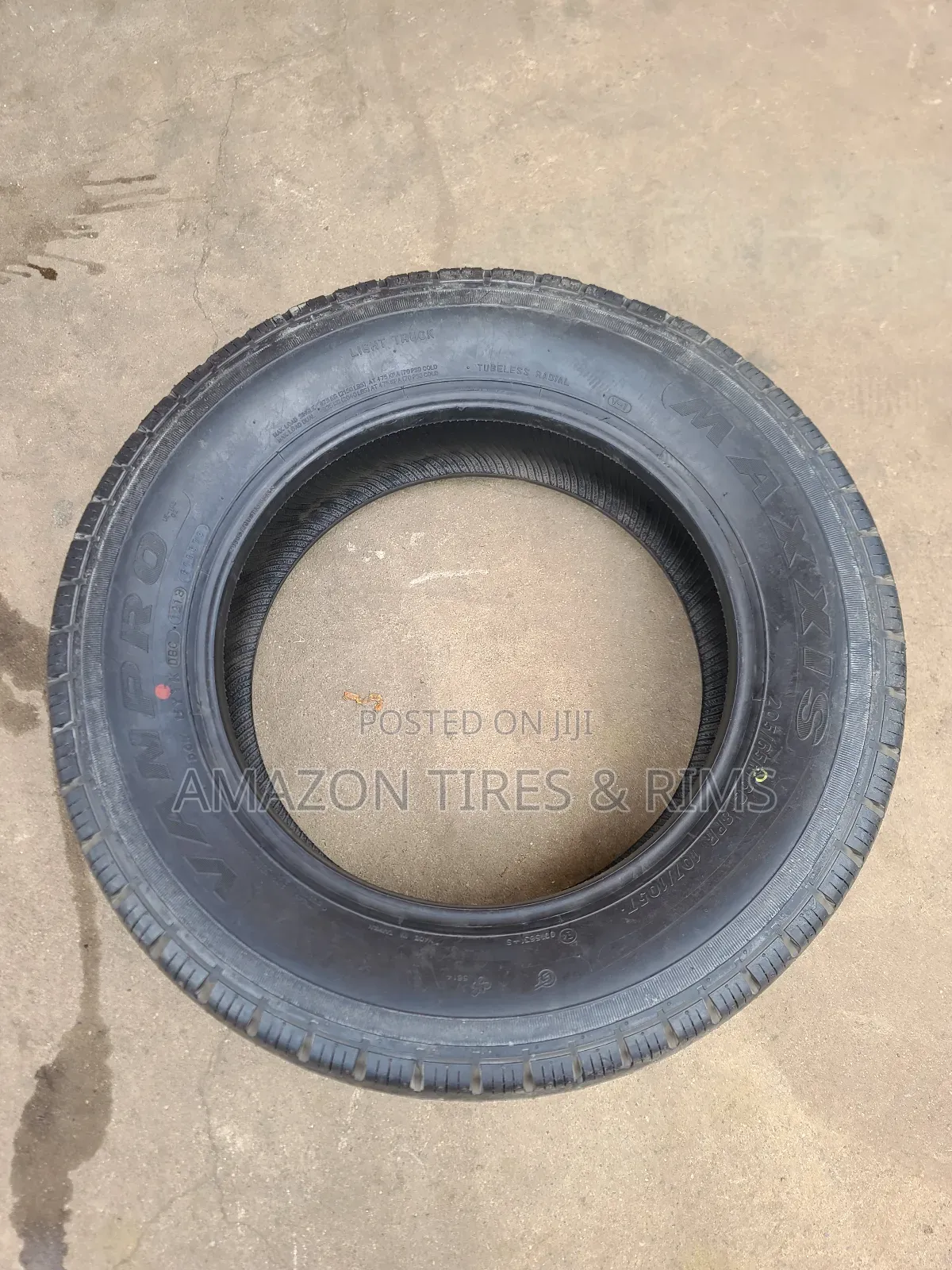 205/65 R15 C Maxxis Tyres Ue-103 8pr [Made in Thailand]