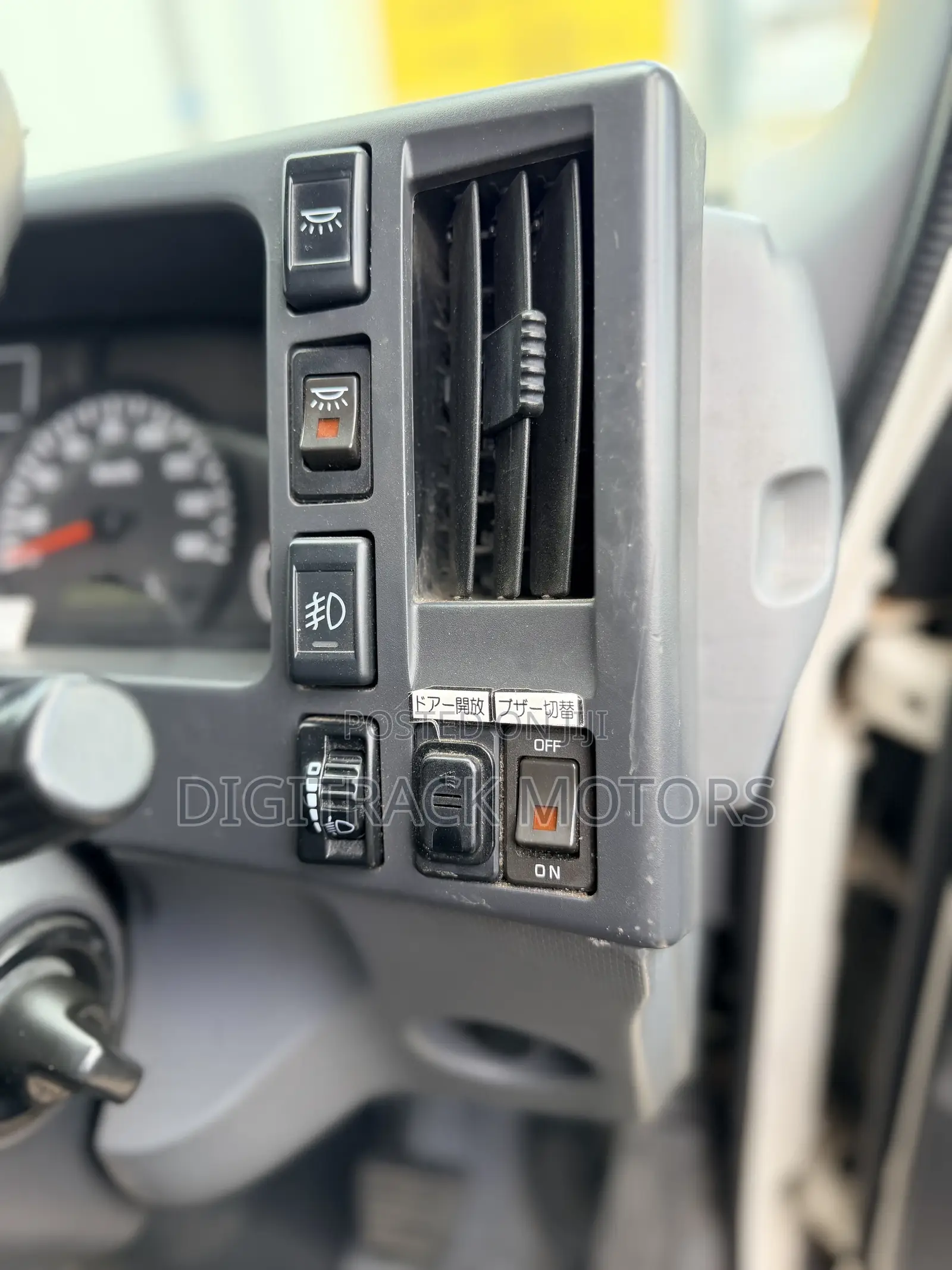 Isuzu Elf-2018