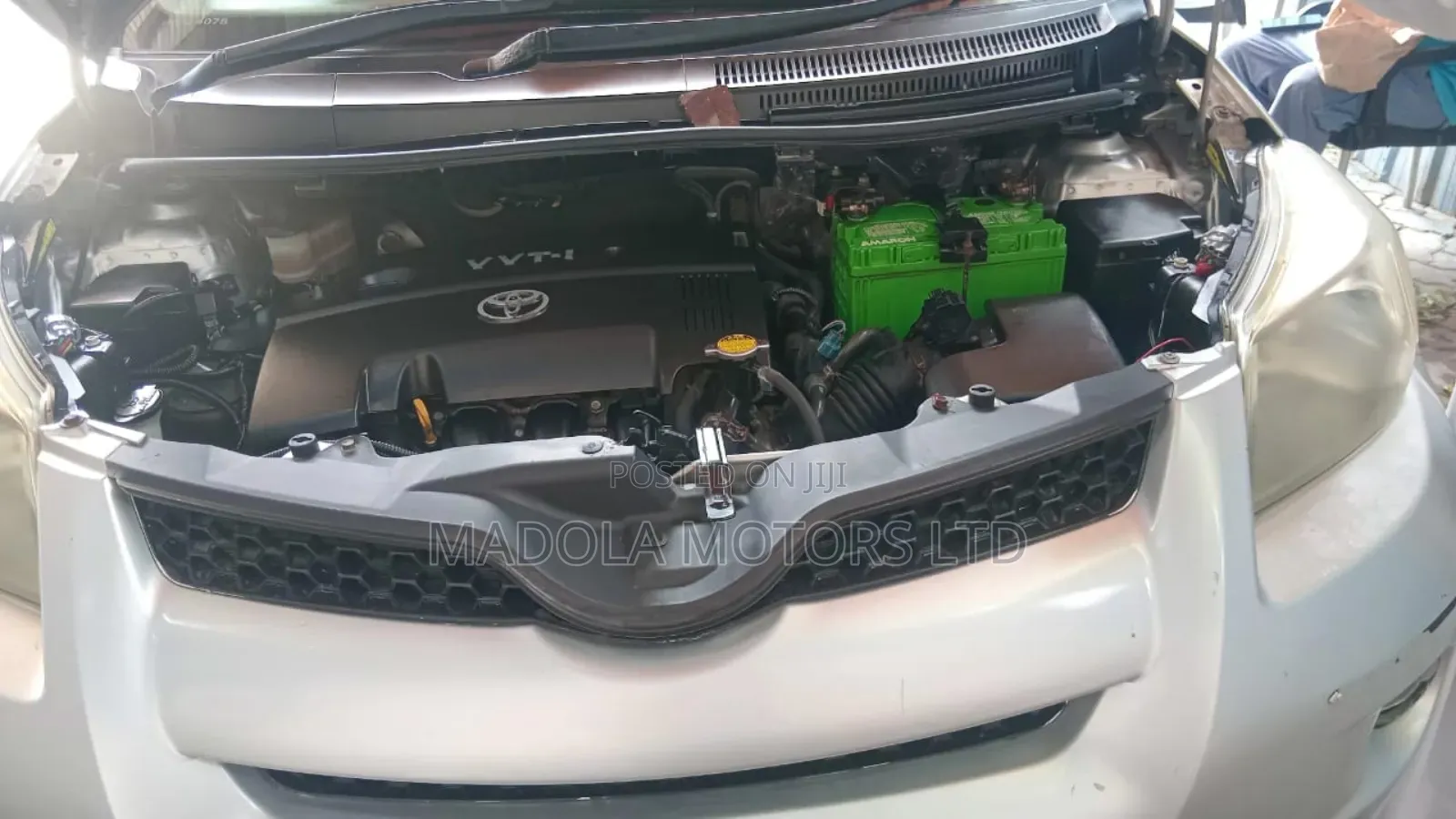 Toyota IST 2012 Silver