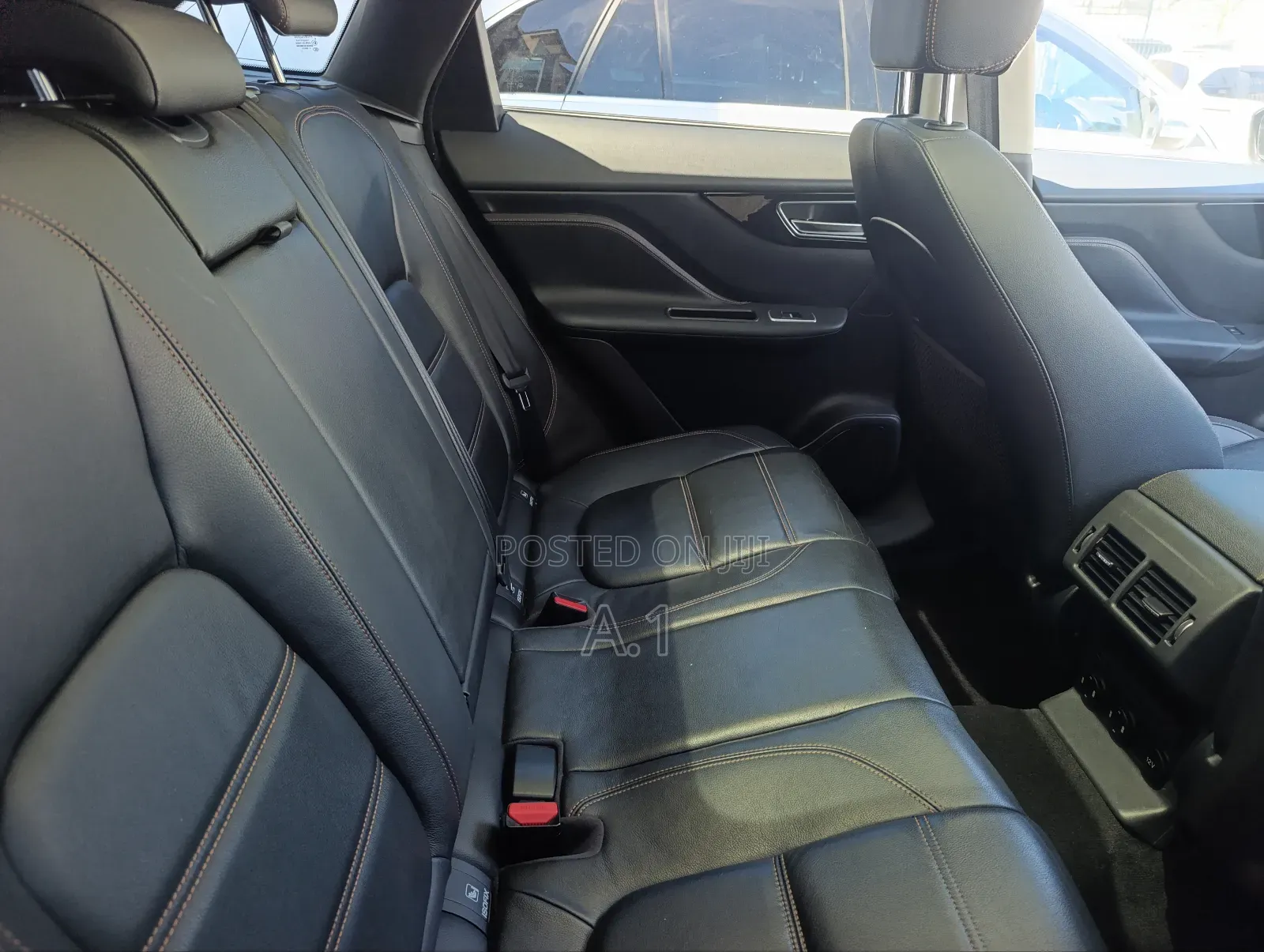 Jaguar F-Pace 20d Premium AWD 2018 White