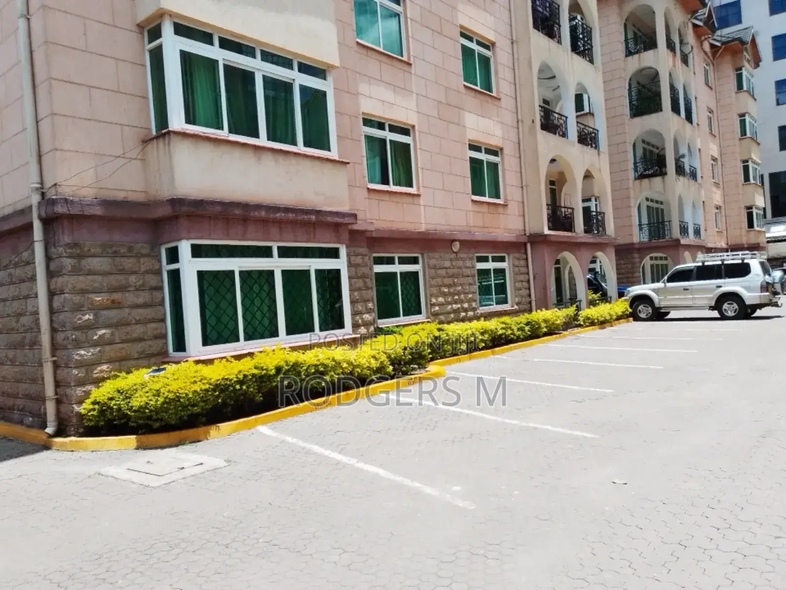 3bdrm Apartment in State House Area for rent
