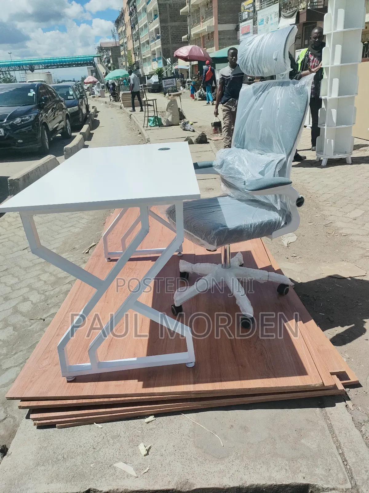 Executive Writing Desk _Strong Frame Smooth Finish