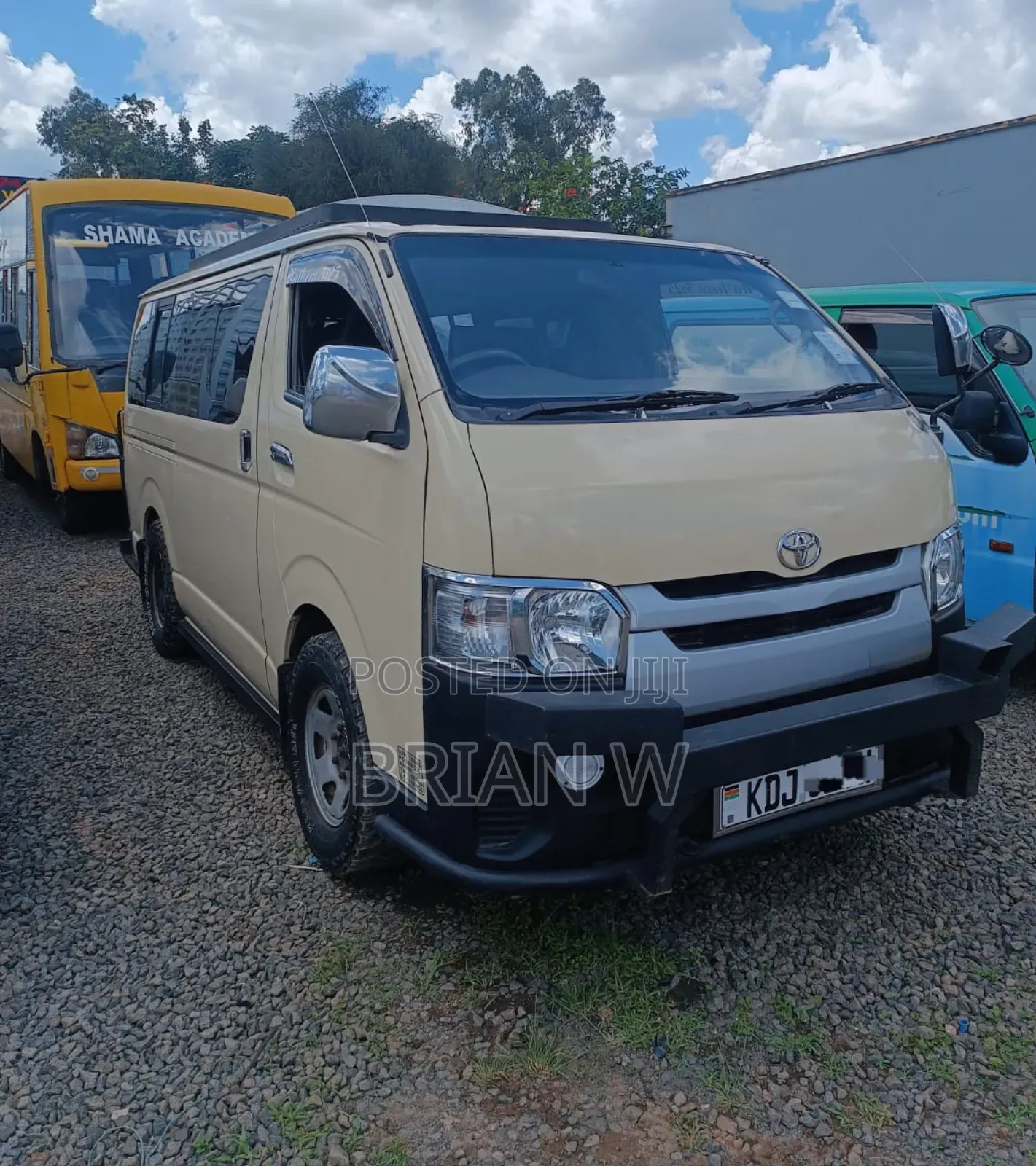 Toyota HiAce 2015 Beige