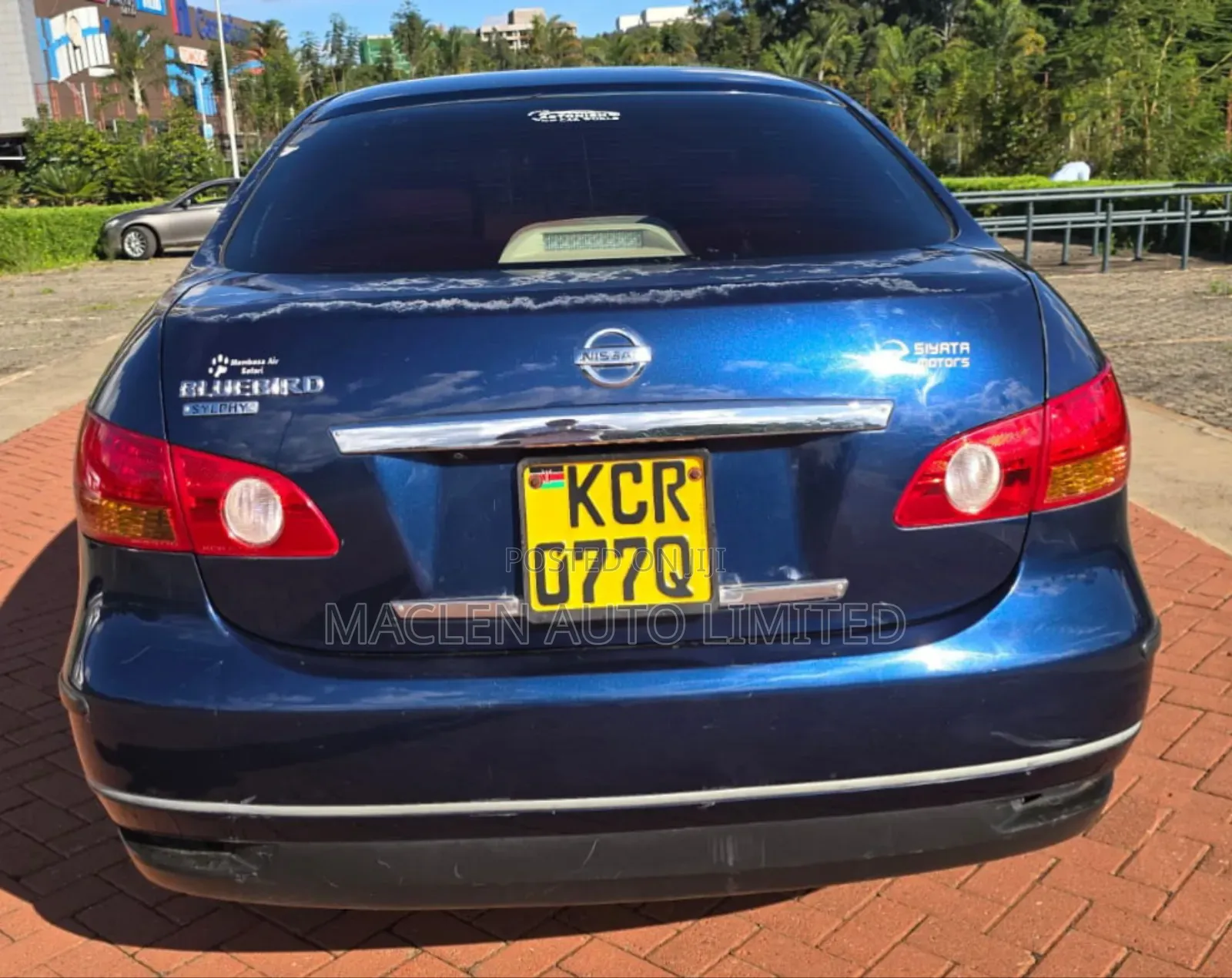 Nissan Bluebird 2011 Blue