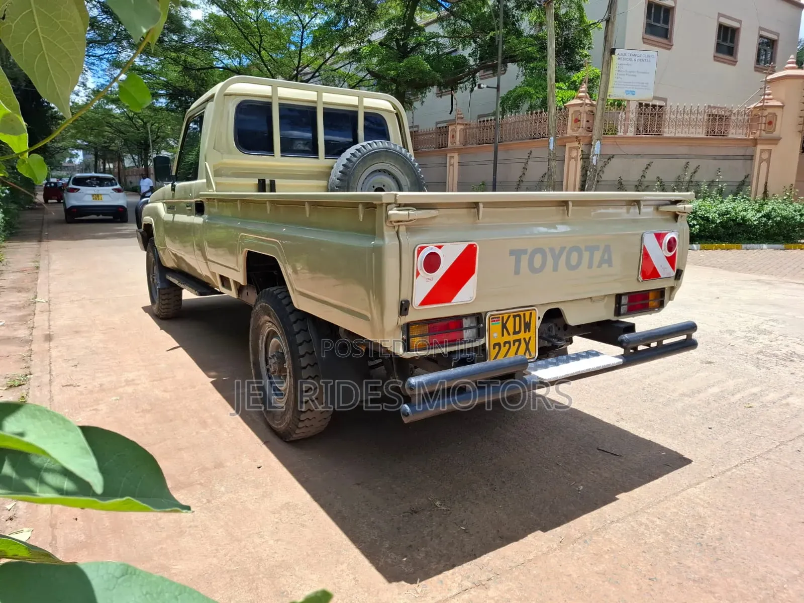 Toyota Land Cruiser 2013 White