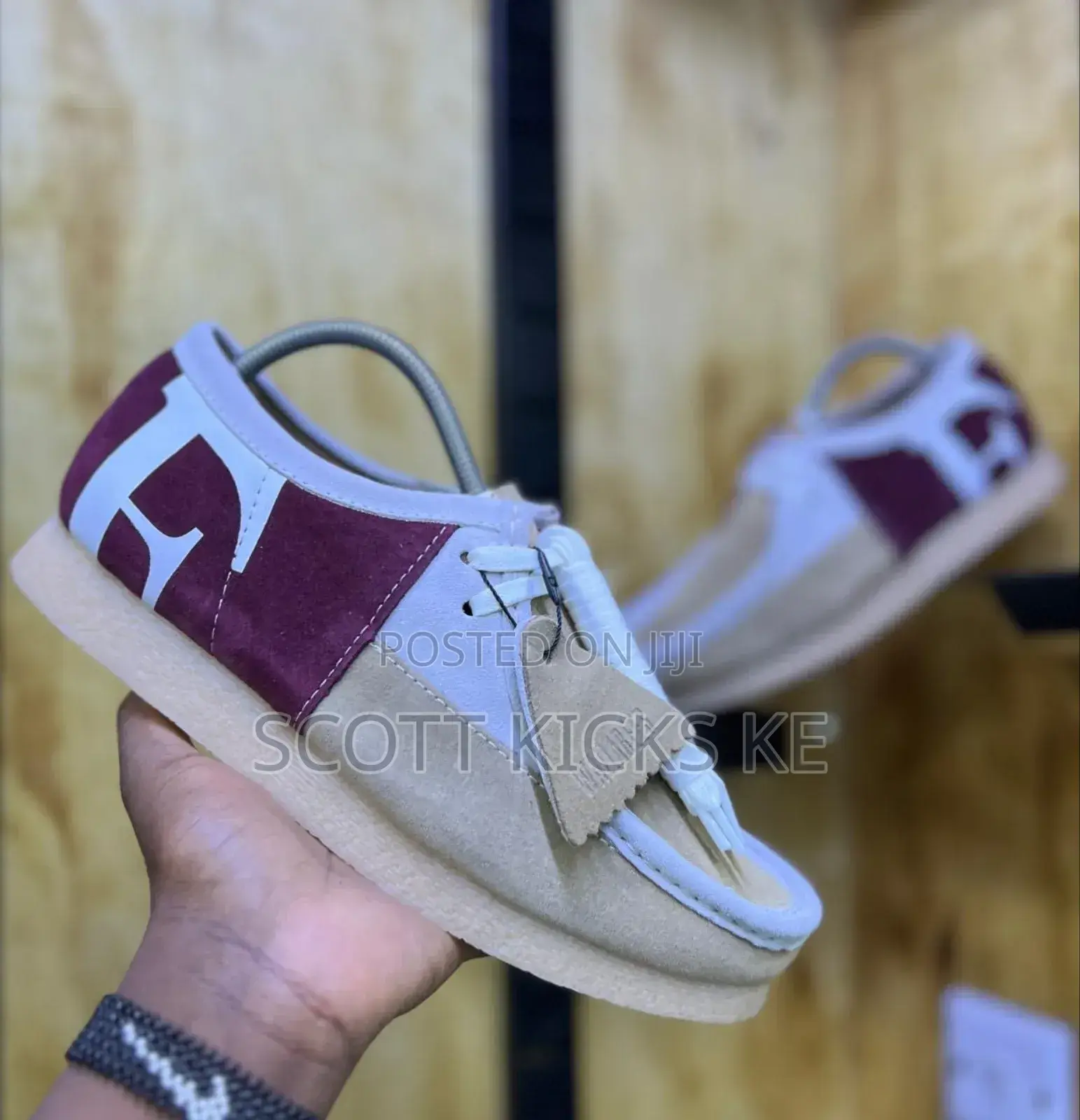 *Clarks Og Wallabees*