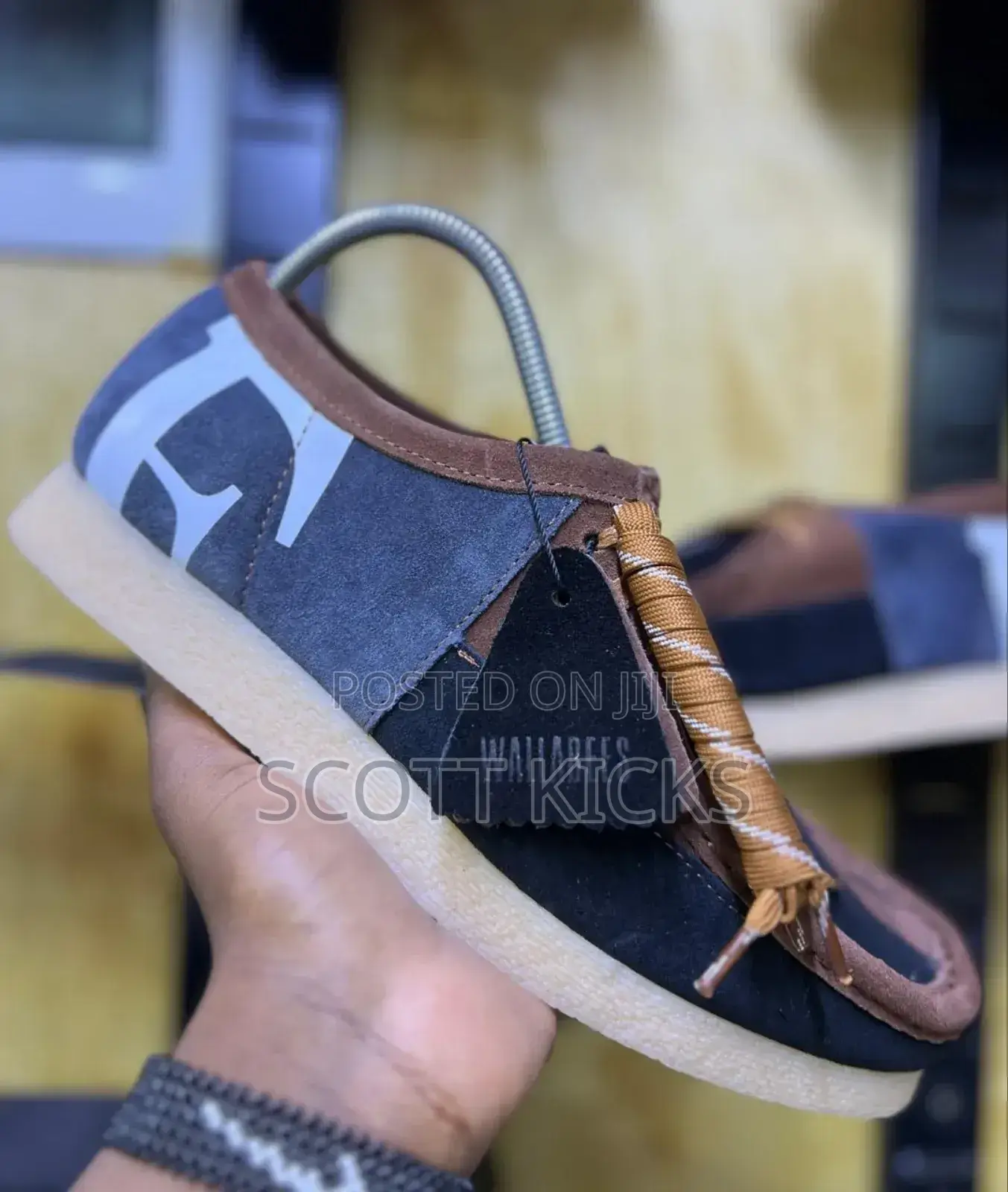 *Clarks Og Wallabees*
