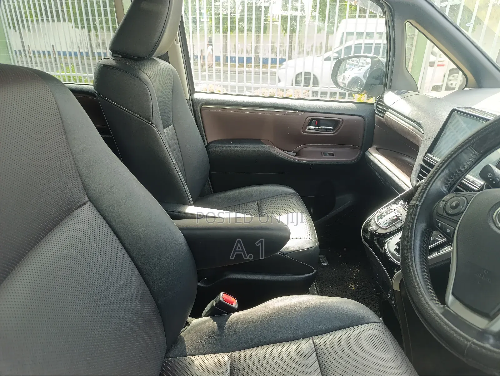Toyota Esquire 2018 Matt Black
