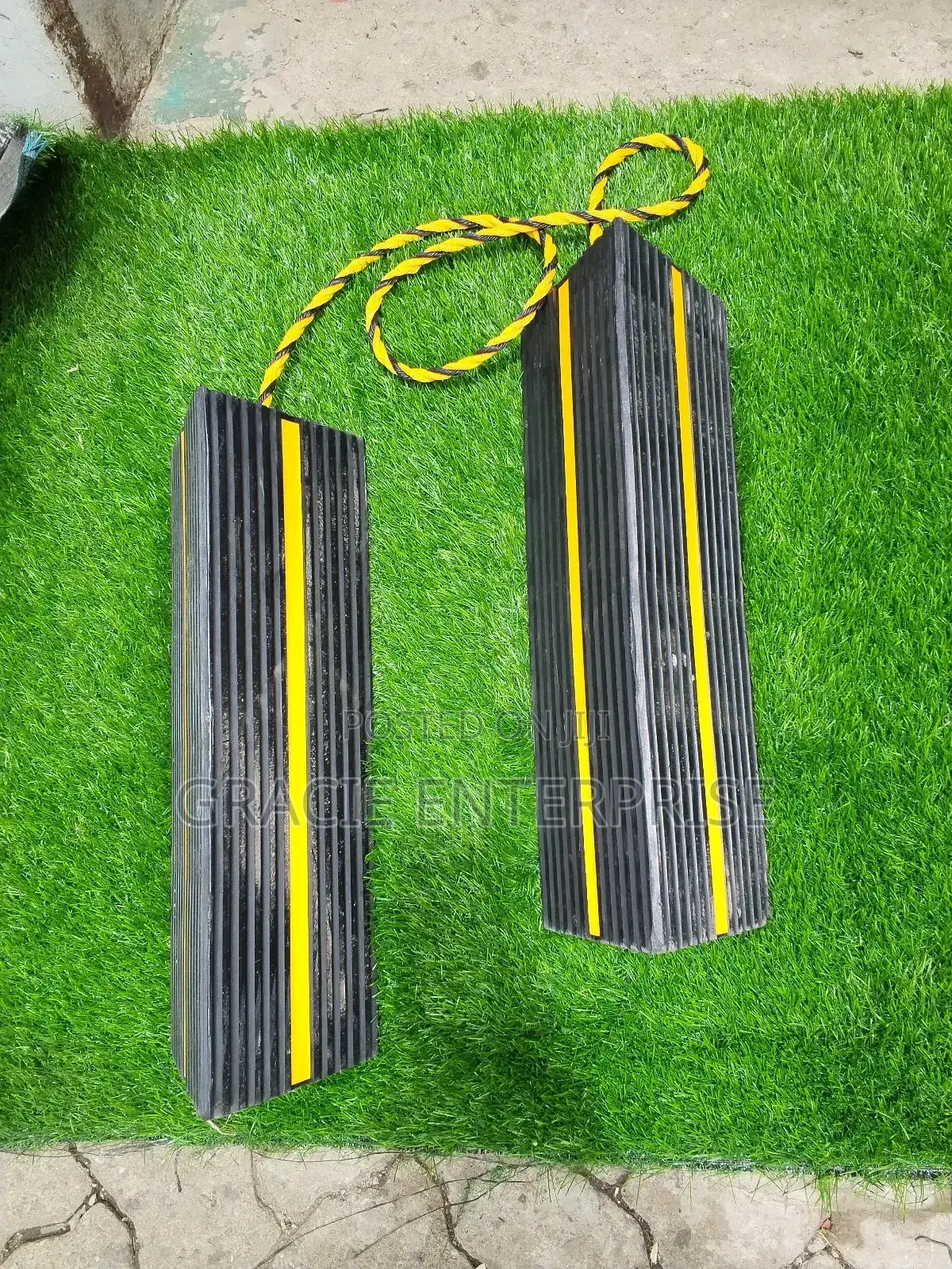 Heavy-Duty Rubber Wheel Chocks