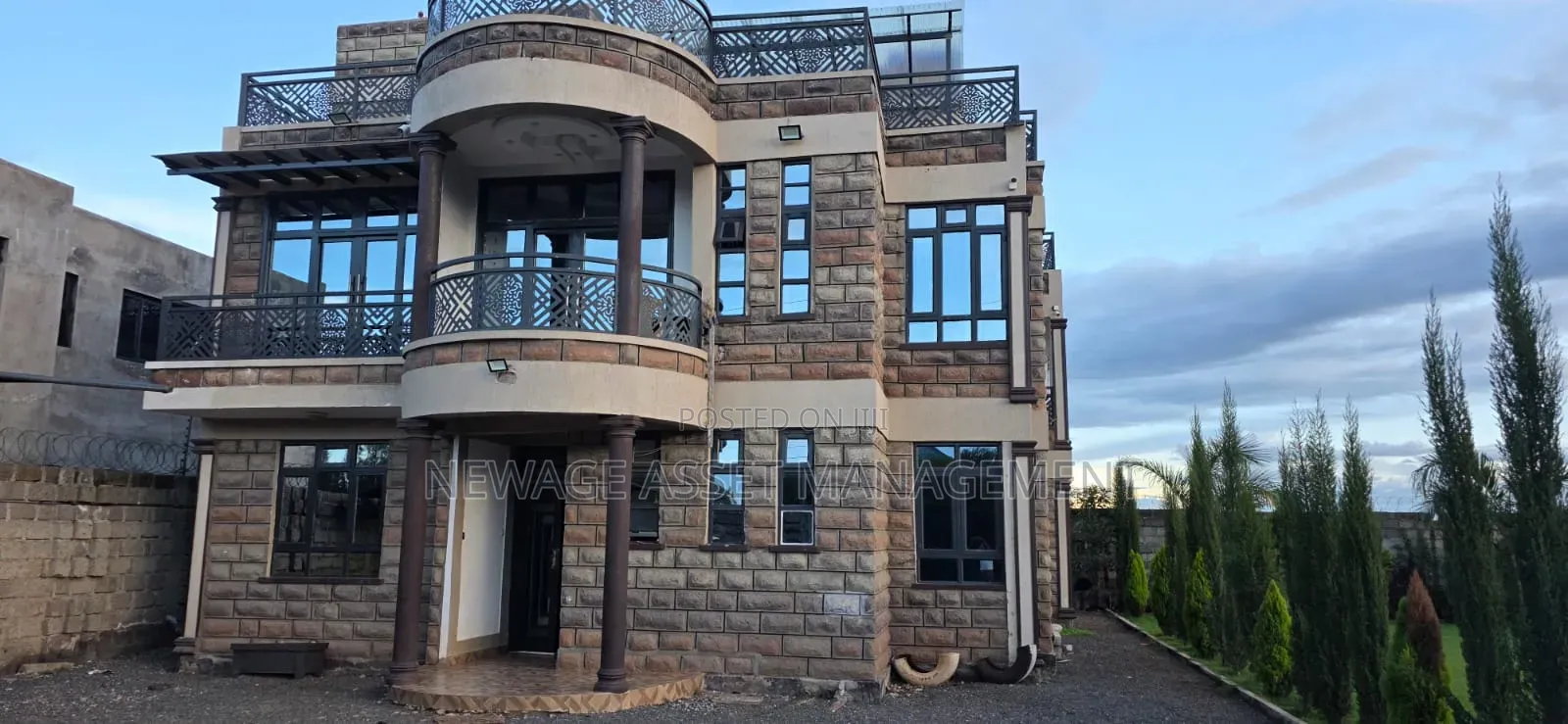 6bdrm Mansion in Katani for sale