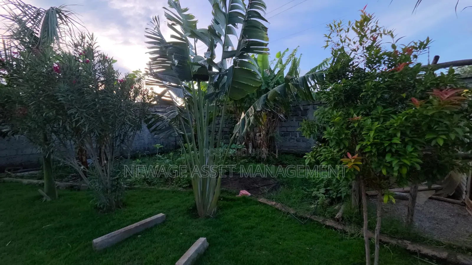 6bdrm Mansion in Katani for sale