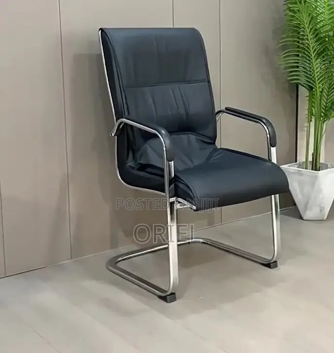 Office Chair : Executive Swivel Office Seat With Padded Armrests