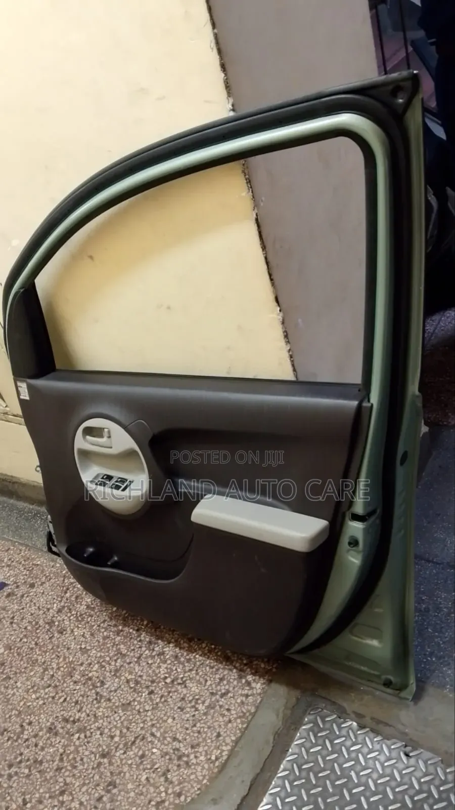 Front Door Toyota Passo Kgc35