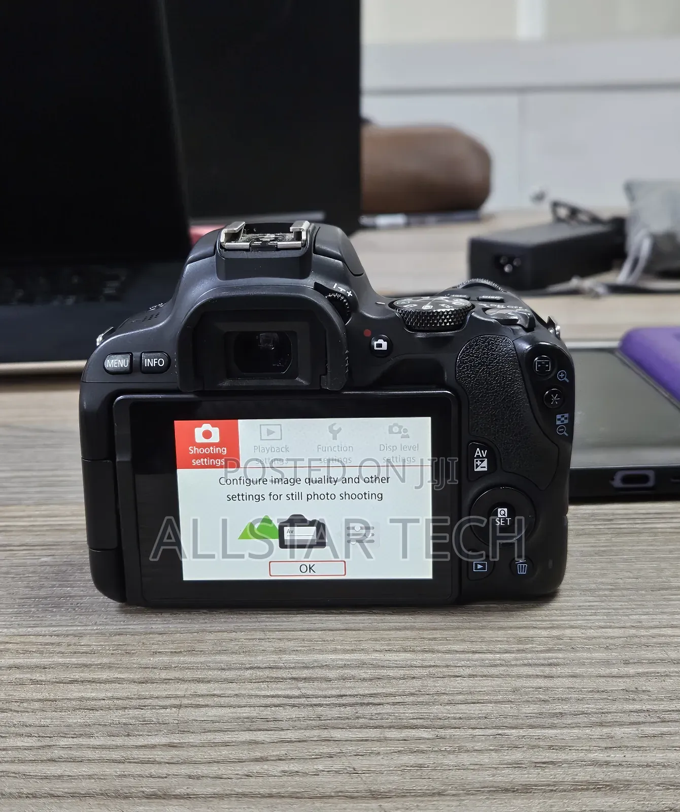 Cqnon Rebels Sl2-Built-in Wi-Fi, Nfc, and Bluetooth Technology.