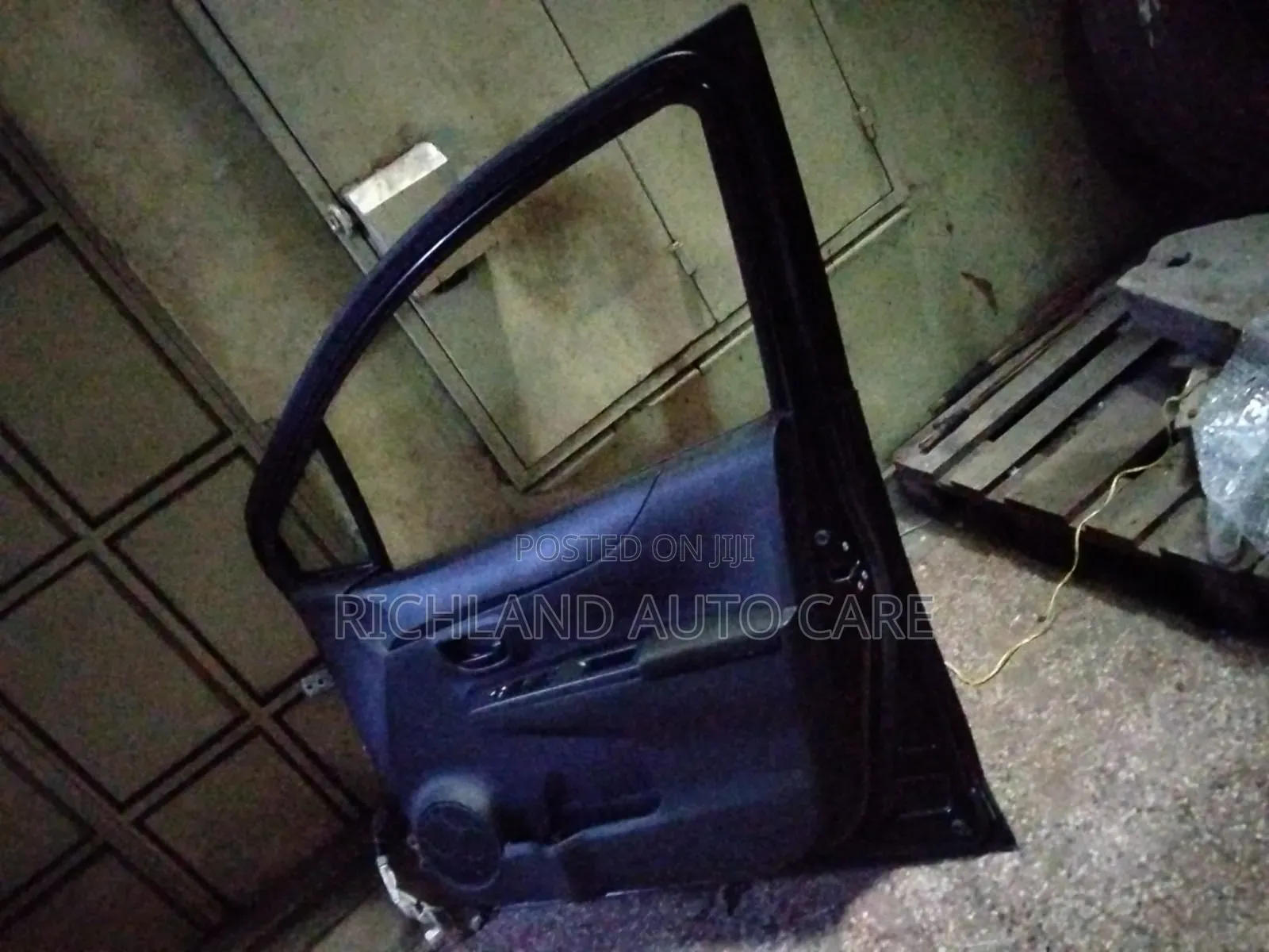 Front Door Vitz Ksp130/135