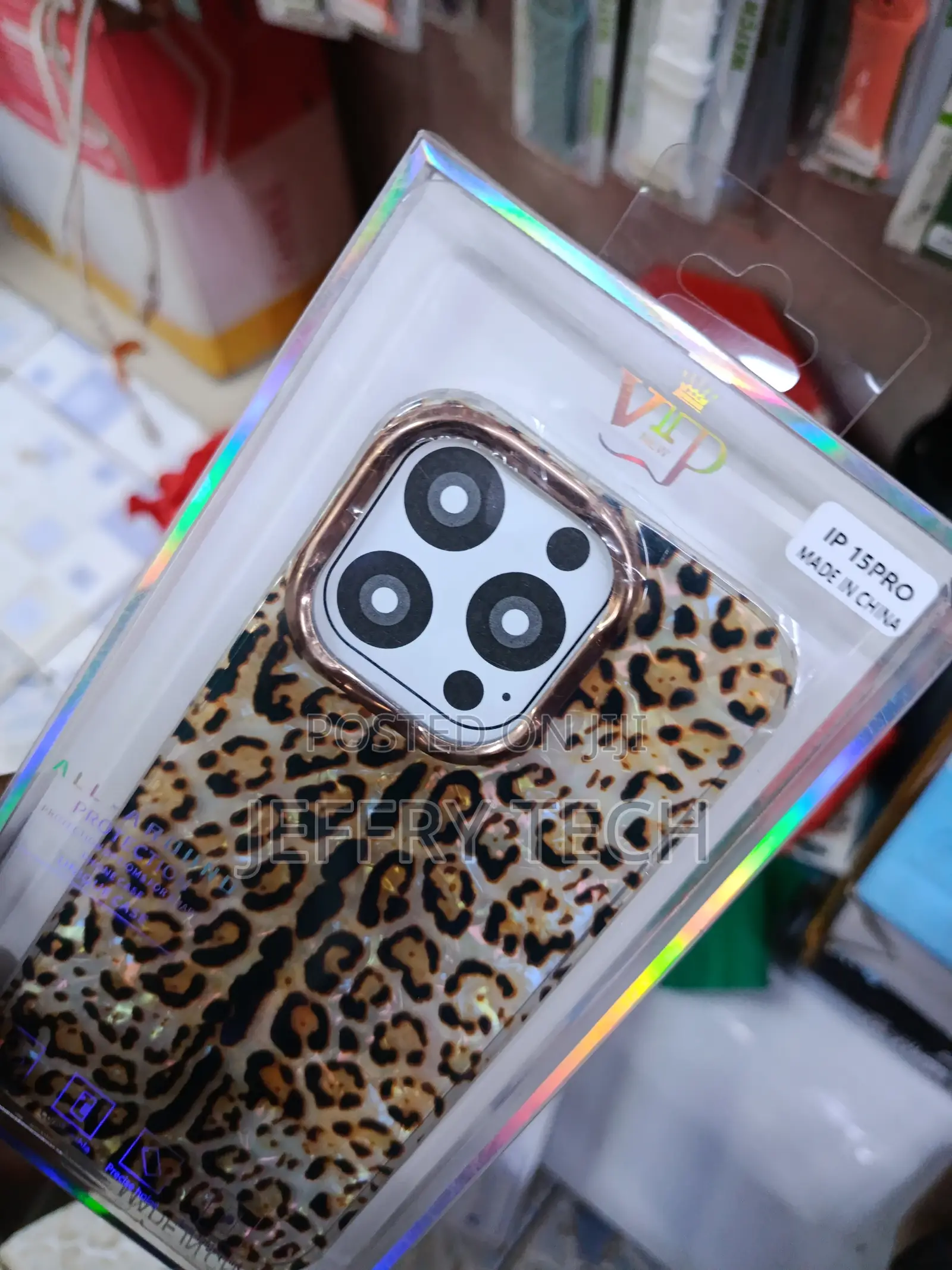 Cinka Cheetah Print iPhone 15 Pro Glossy Pated Case -Brown