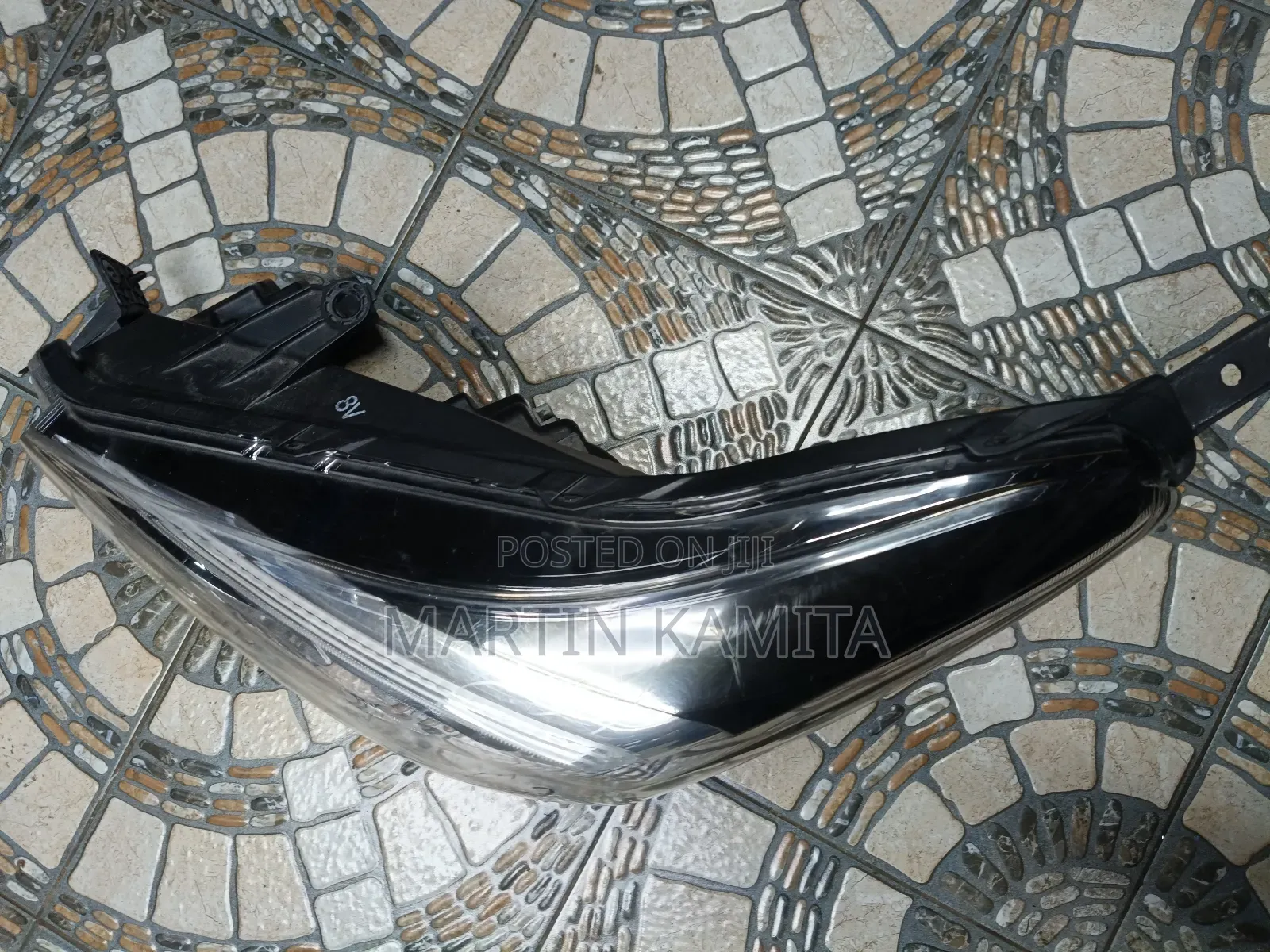 Headlight Subaru SJG 2017(Engraved 8v)