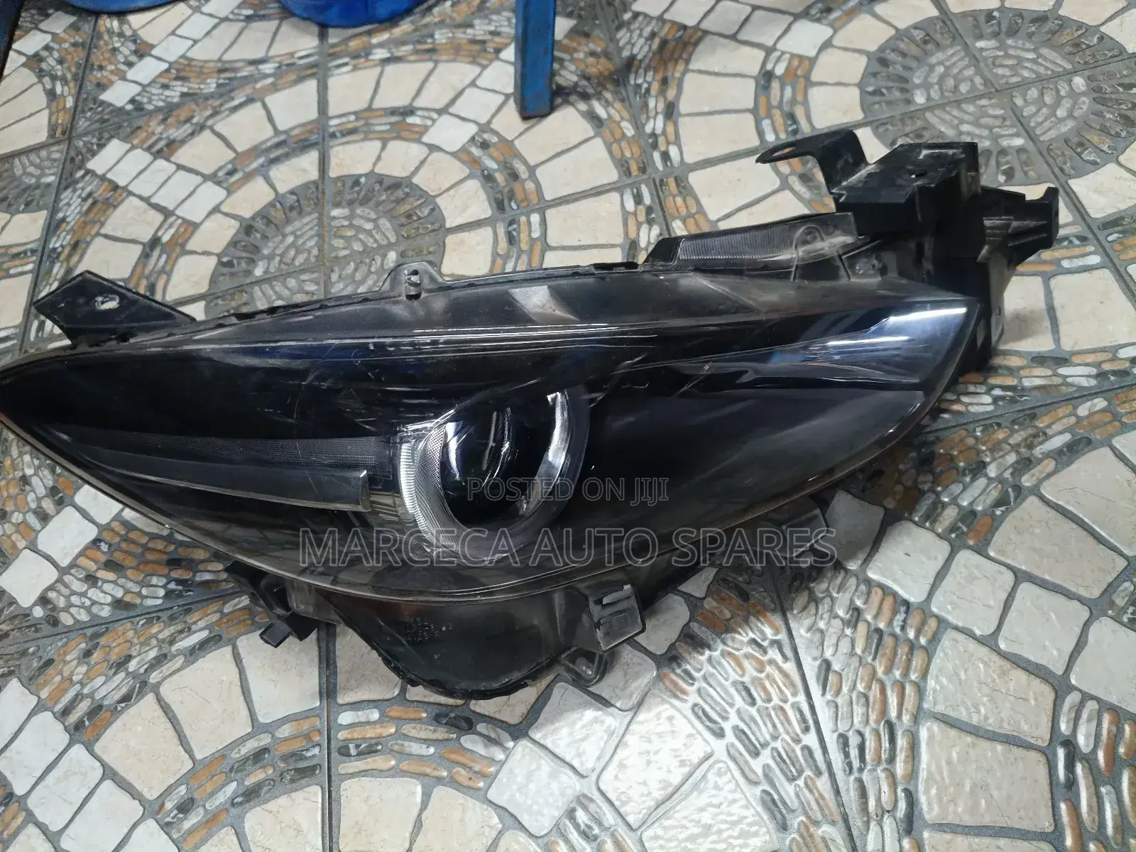 Headlight Mazda Axela 2018 Model (Engraved 7)