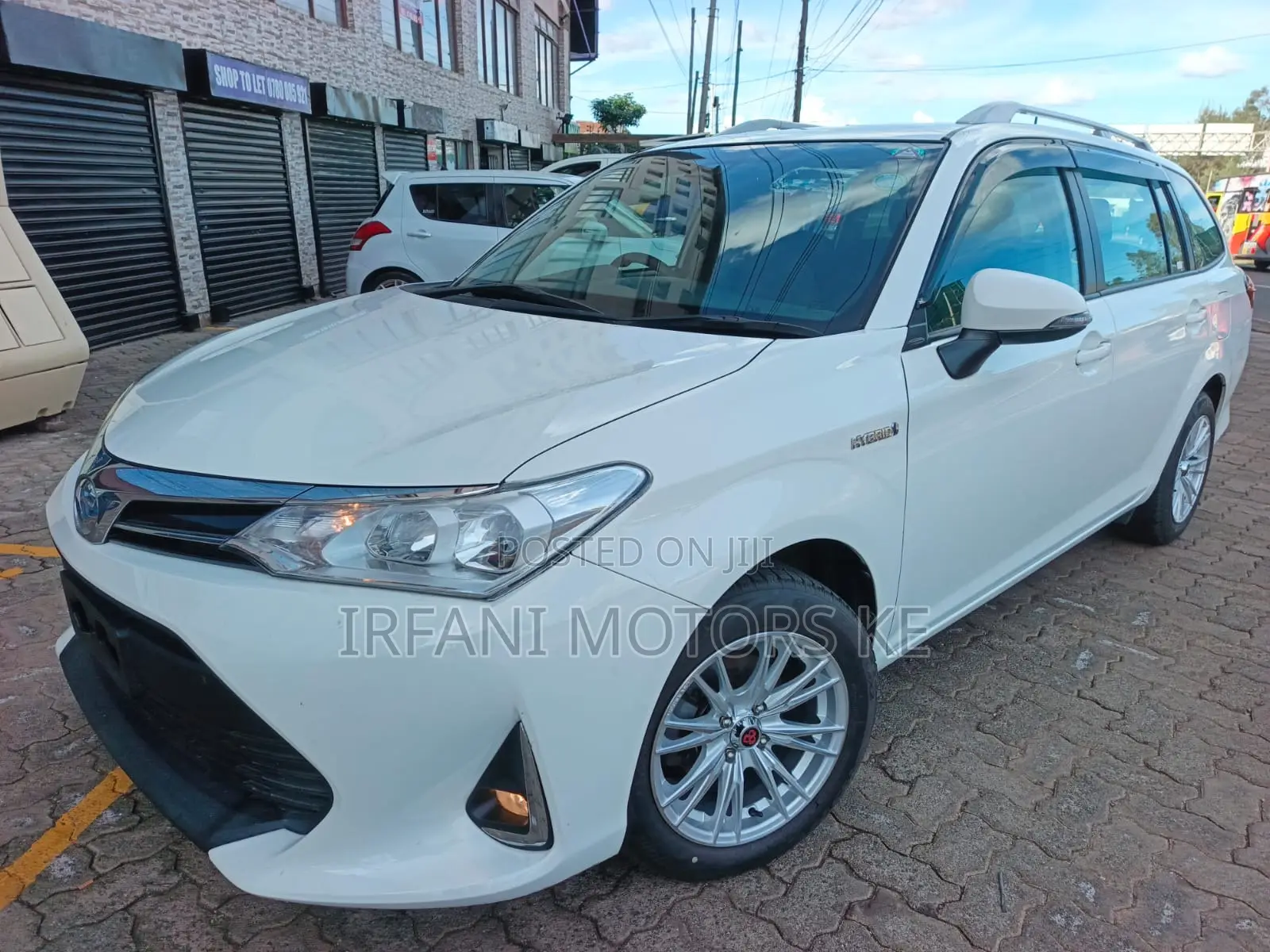 Toyota Corolla Fielder 1.5 Hybrid FWD 2019 White
