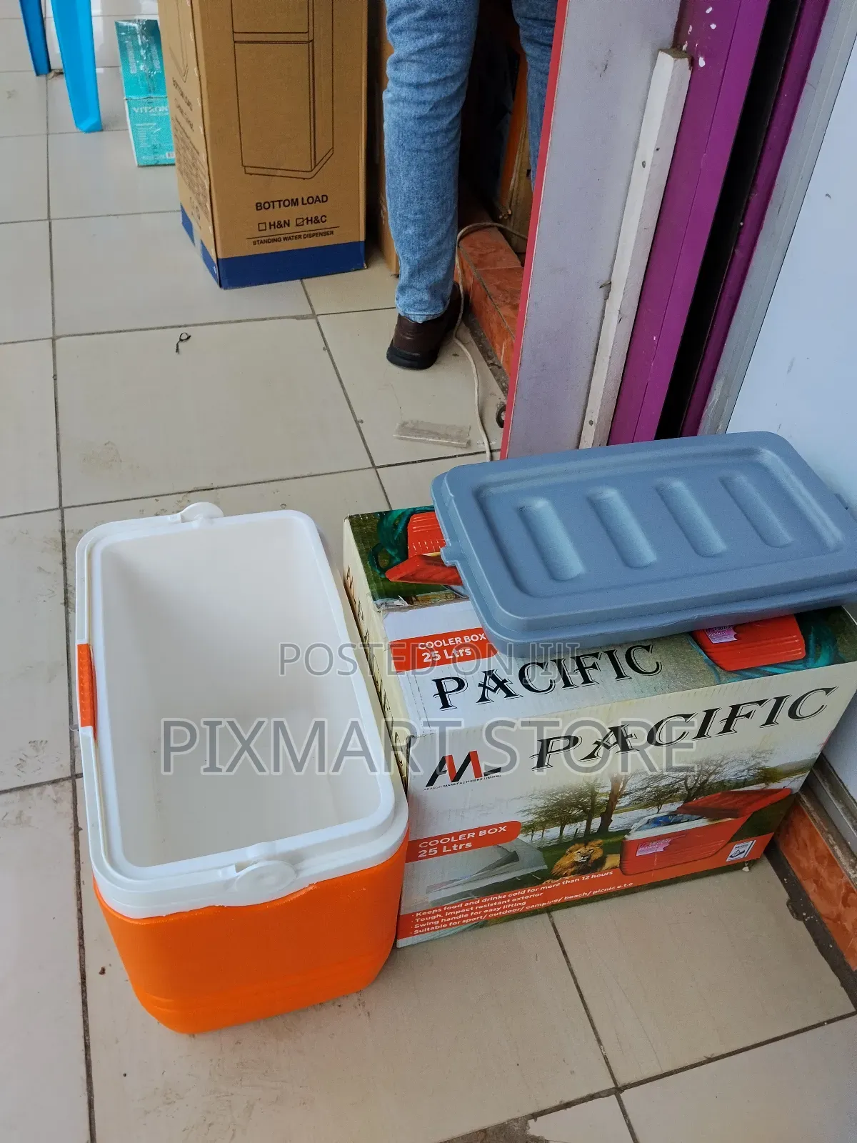 Pacific 25l Cooler Box – Durable Portable Ice Chest