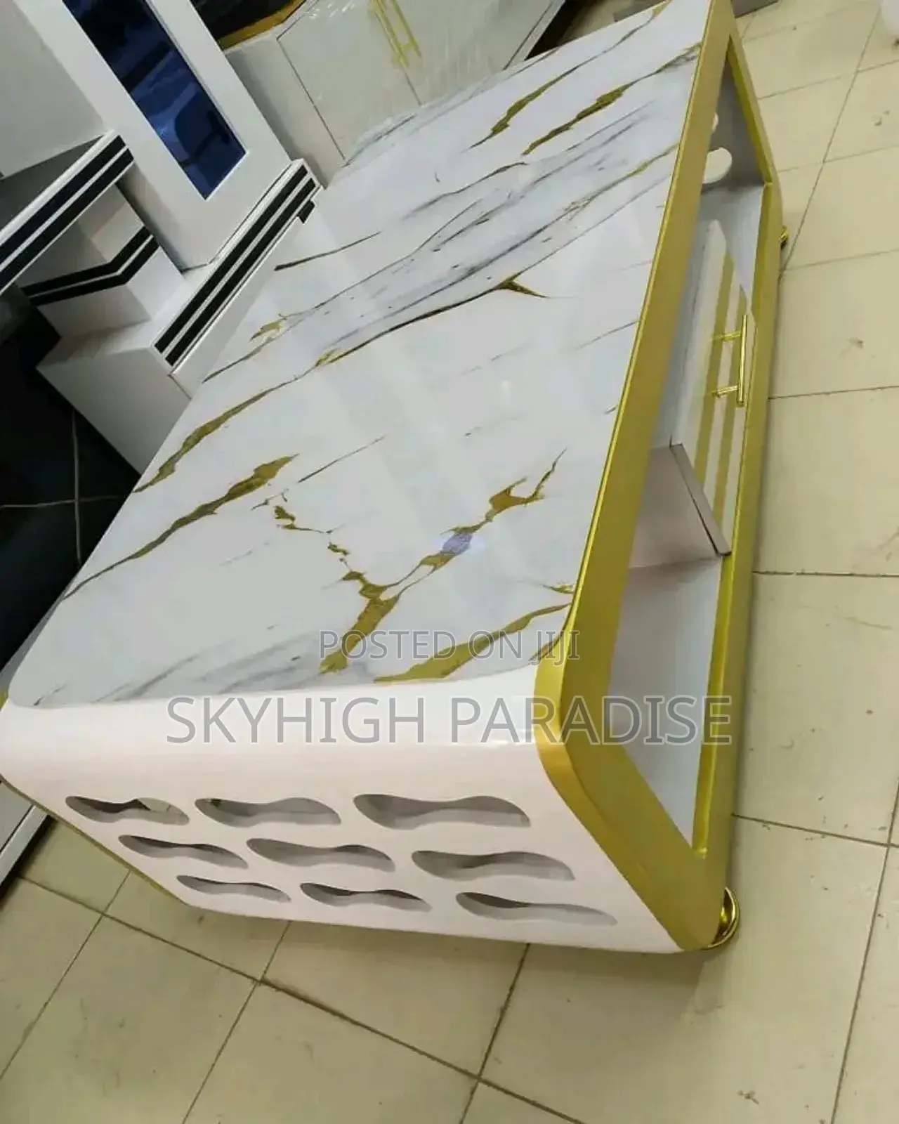 *Modern Coffee Table *