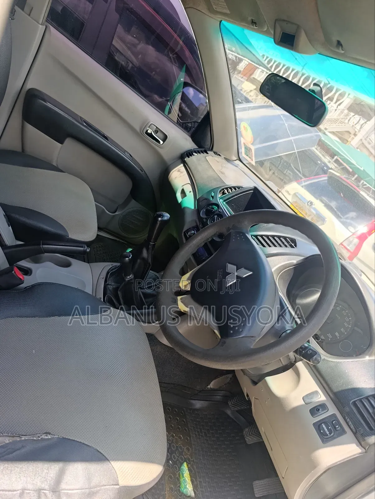 Mitsubishi L200 2012 Silver