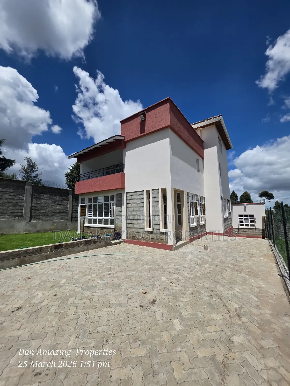 4bdrm Maisonette in Apple Ridge Plus Dsq, Matasia for sale