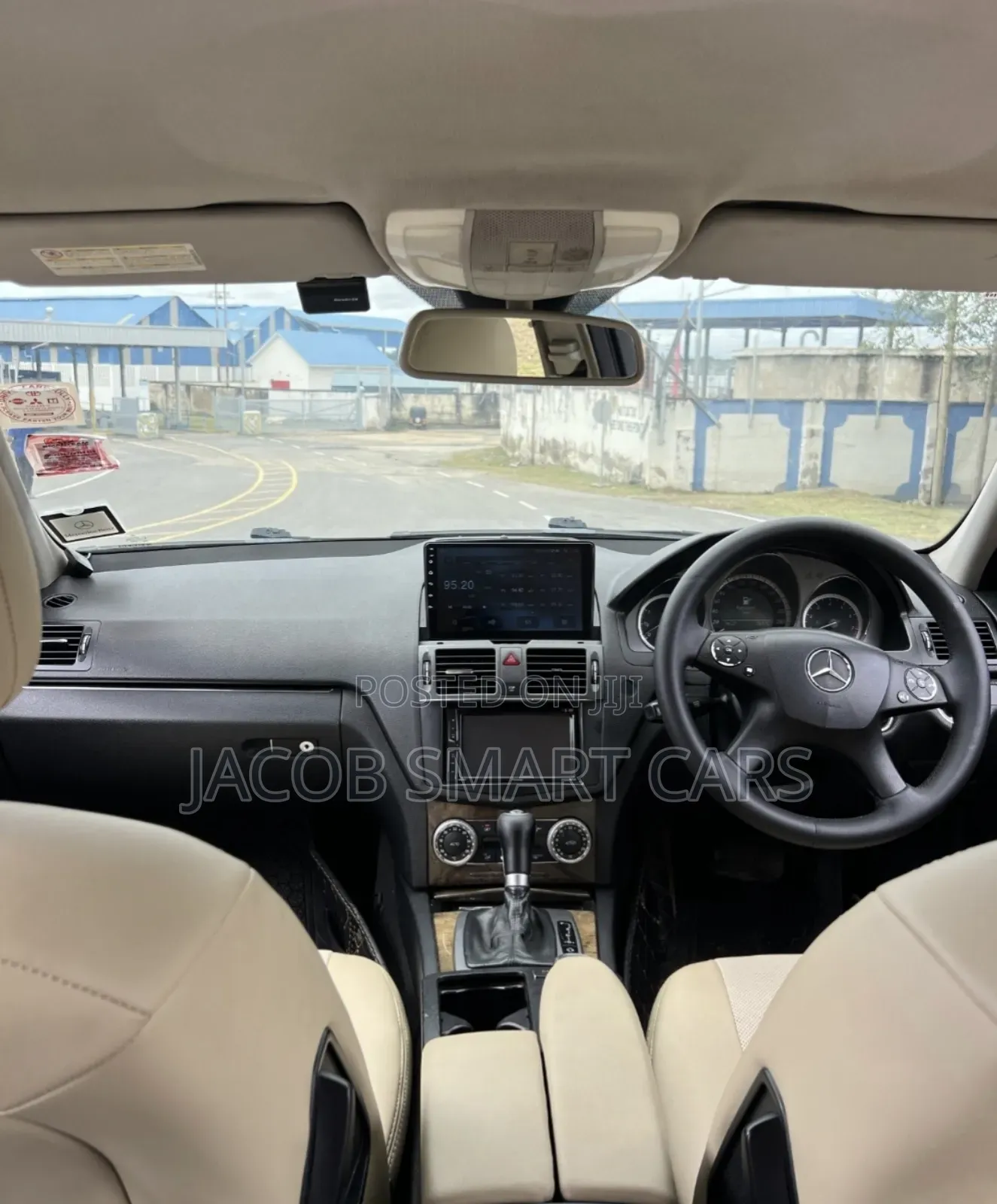 Mercedes-Benz C200 2010 Red