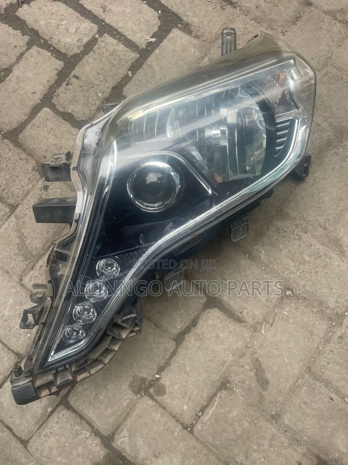 Headlight Toyota Prado 150