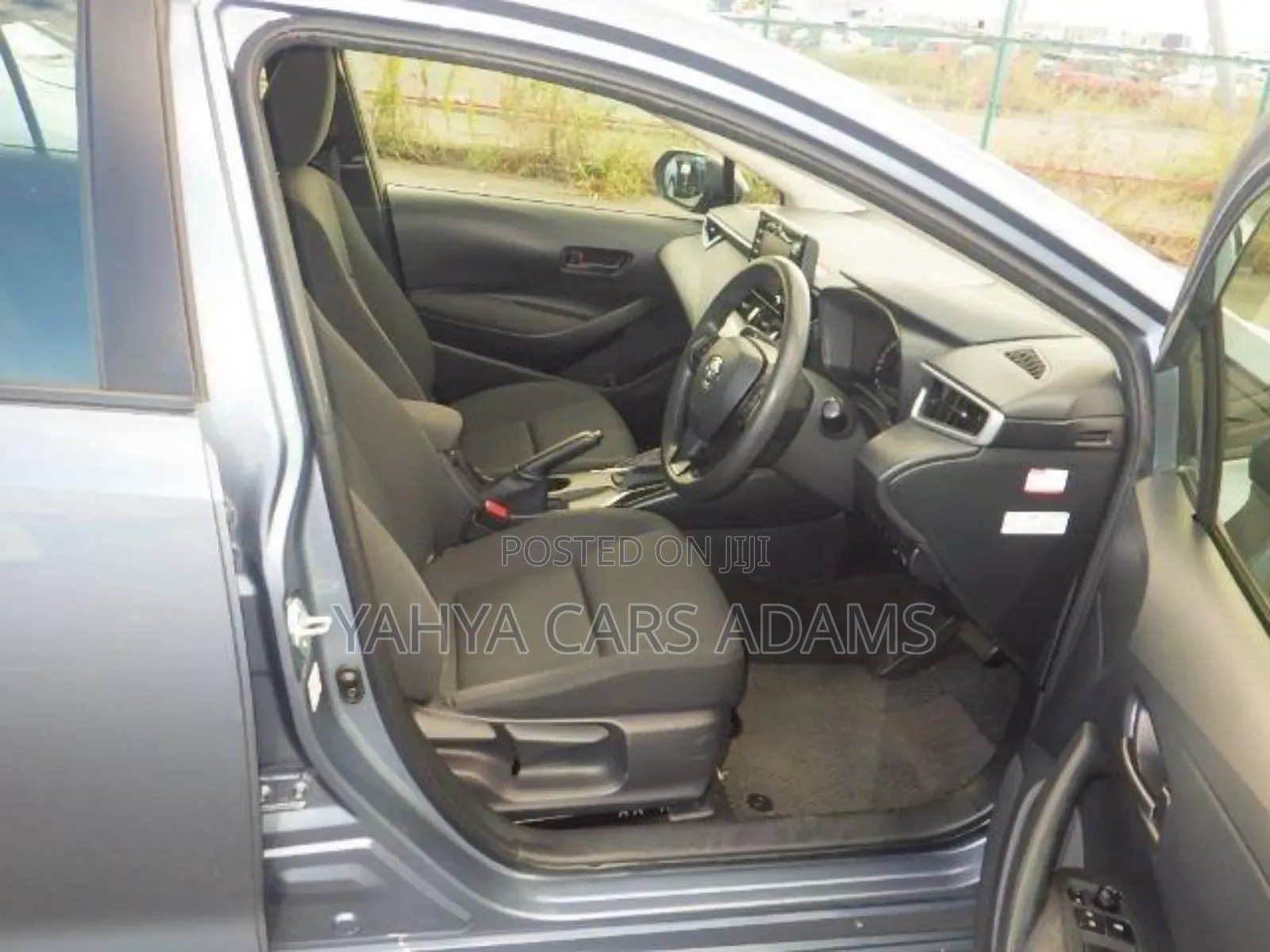 Toyota Corolla XLE (1.8L 4cyl 2A) 2019 Blue