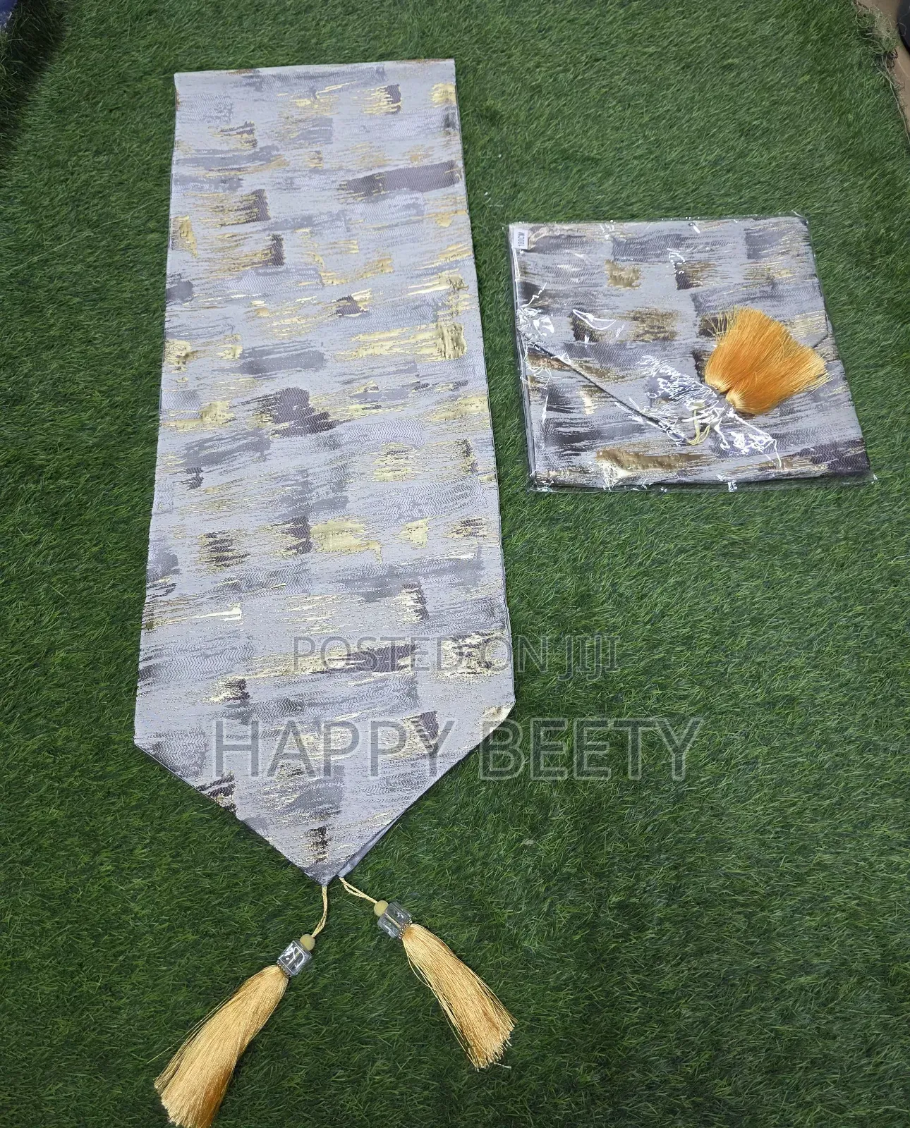 Elegant Abstract Style Placemat Table Runner Set